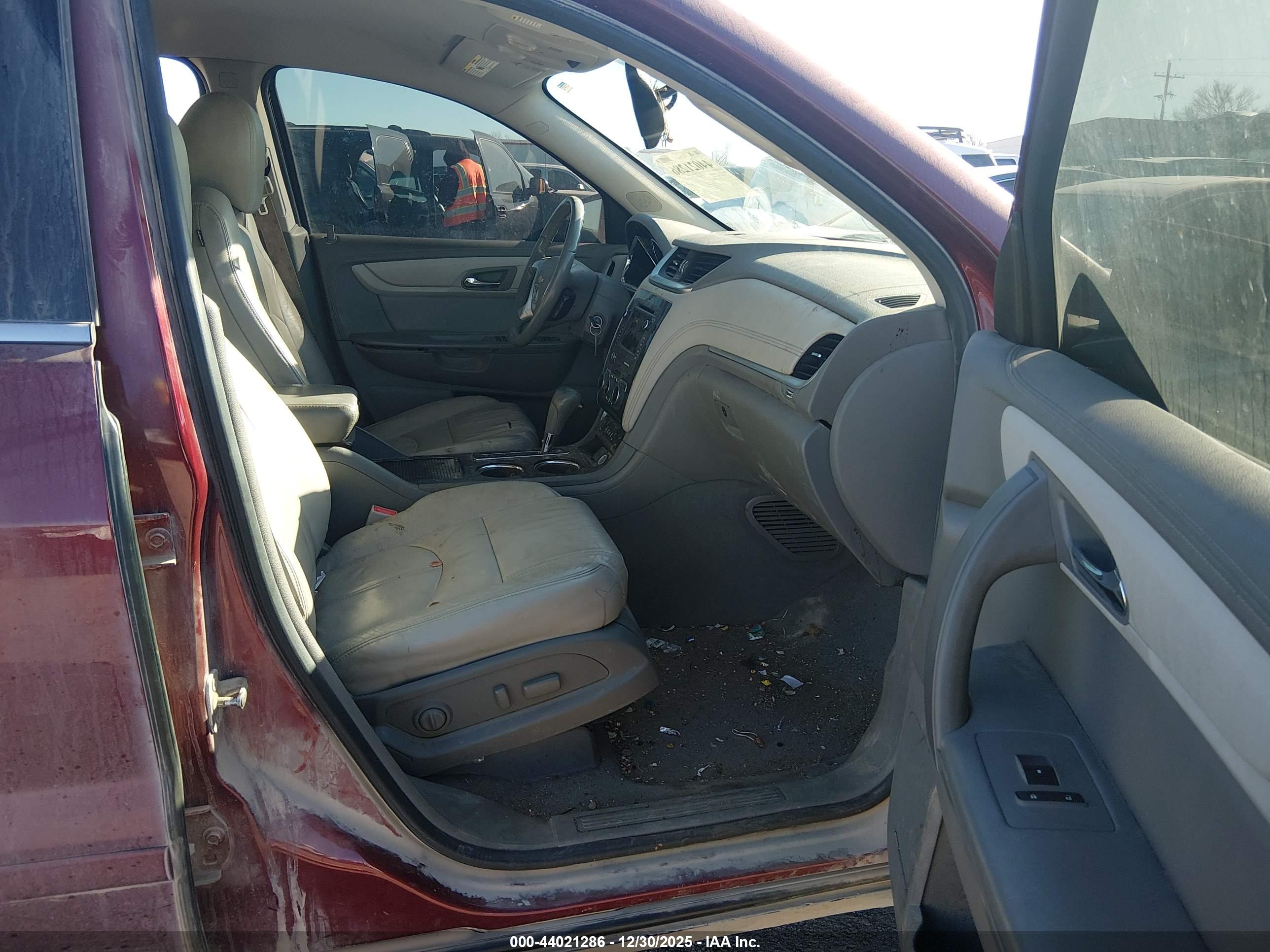 CHEVROLET TRAVERSE image 5