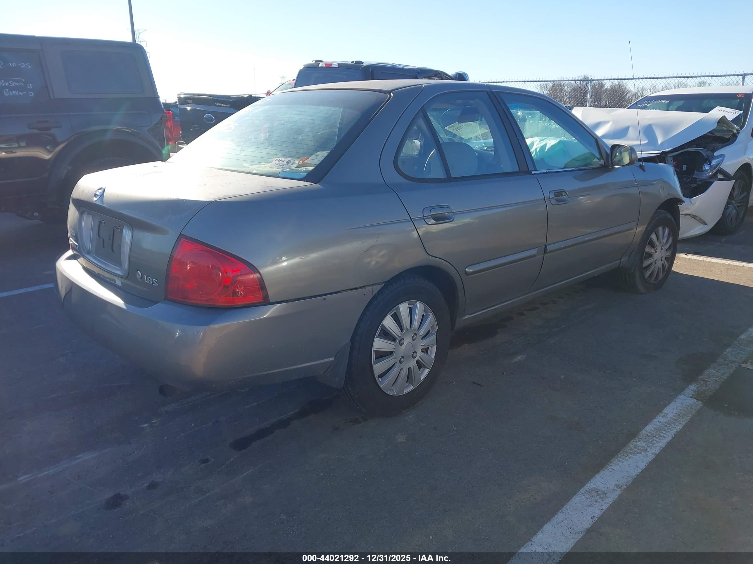NISSAN SENTRA image 4