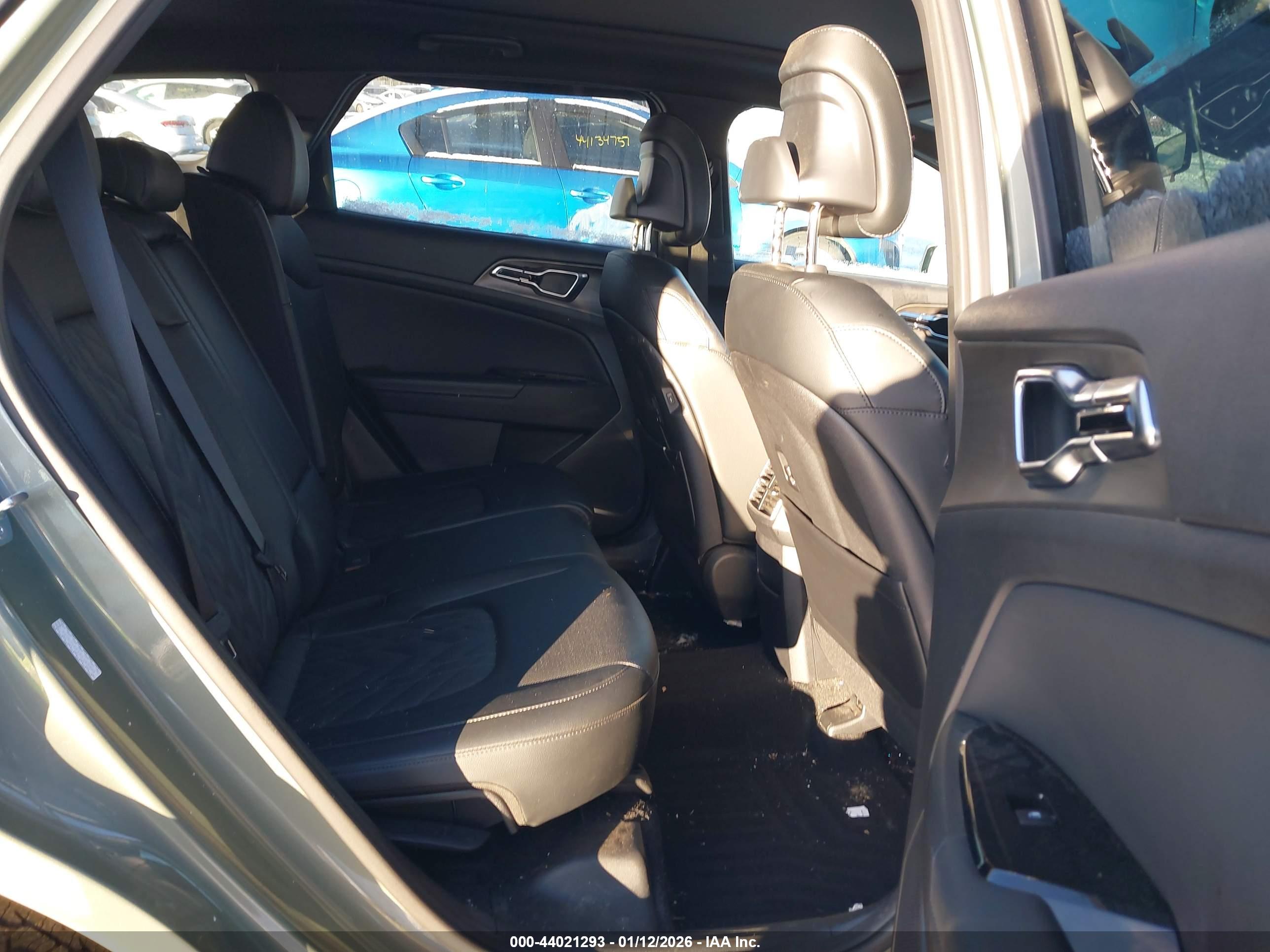 KIA SPORTAGE image 8