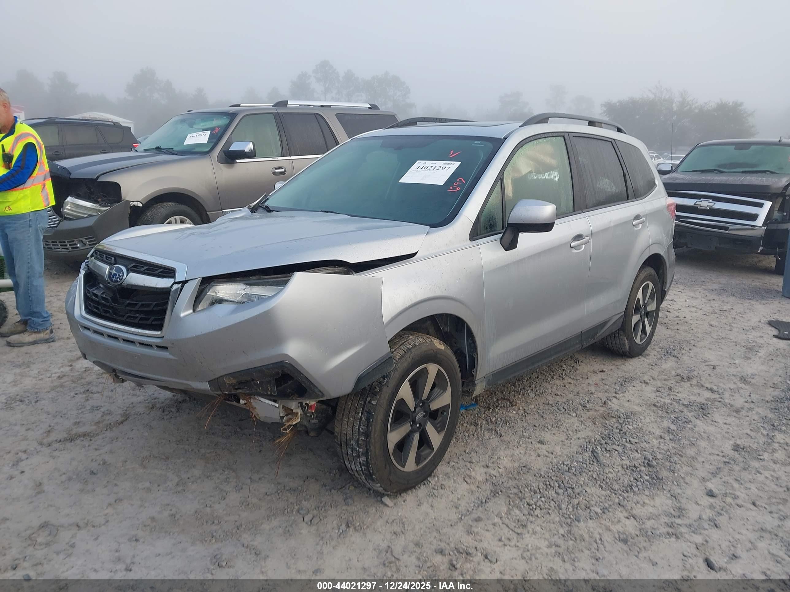 SUBARU FORESTER image 2