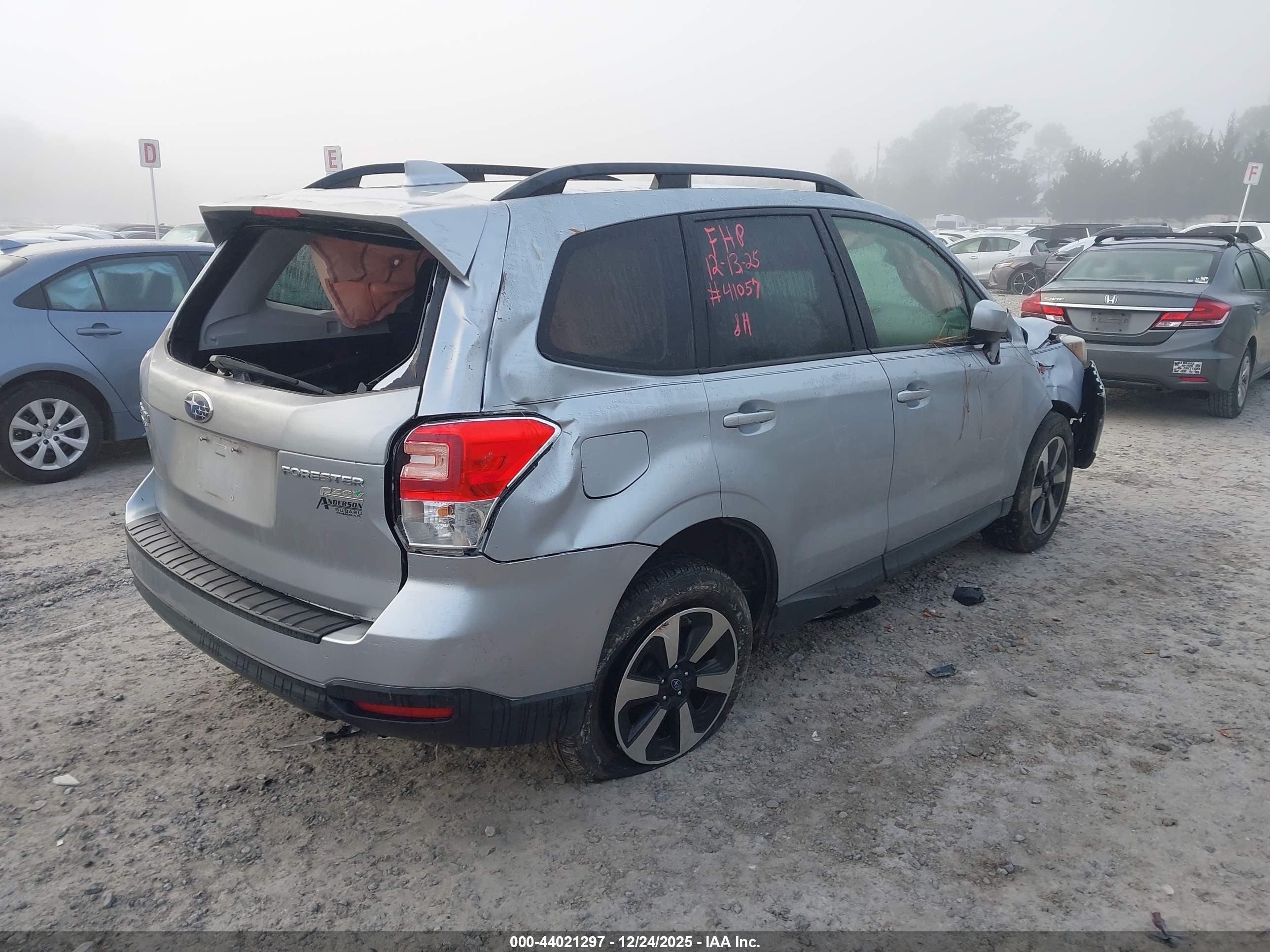 SUBARU FORESTER image 4
