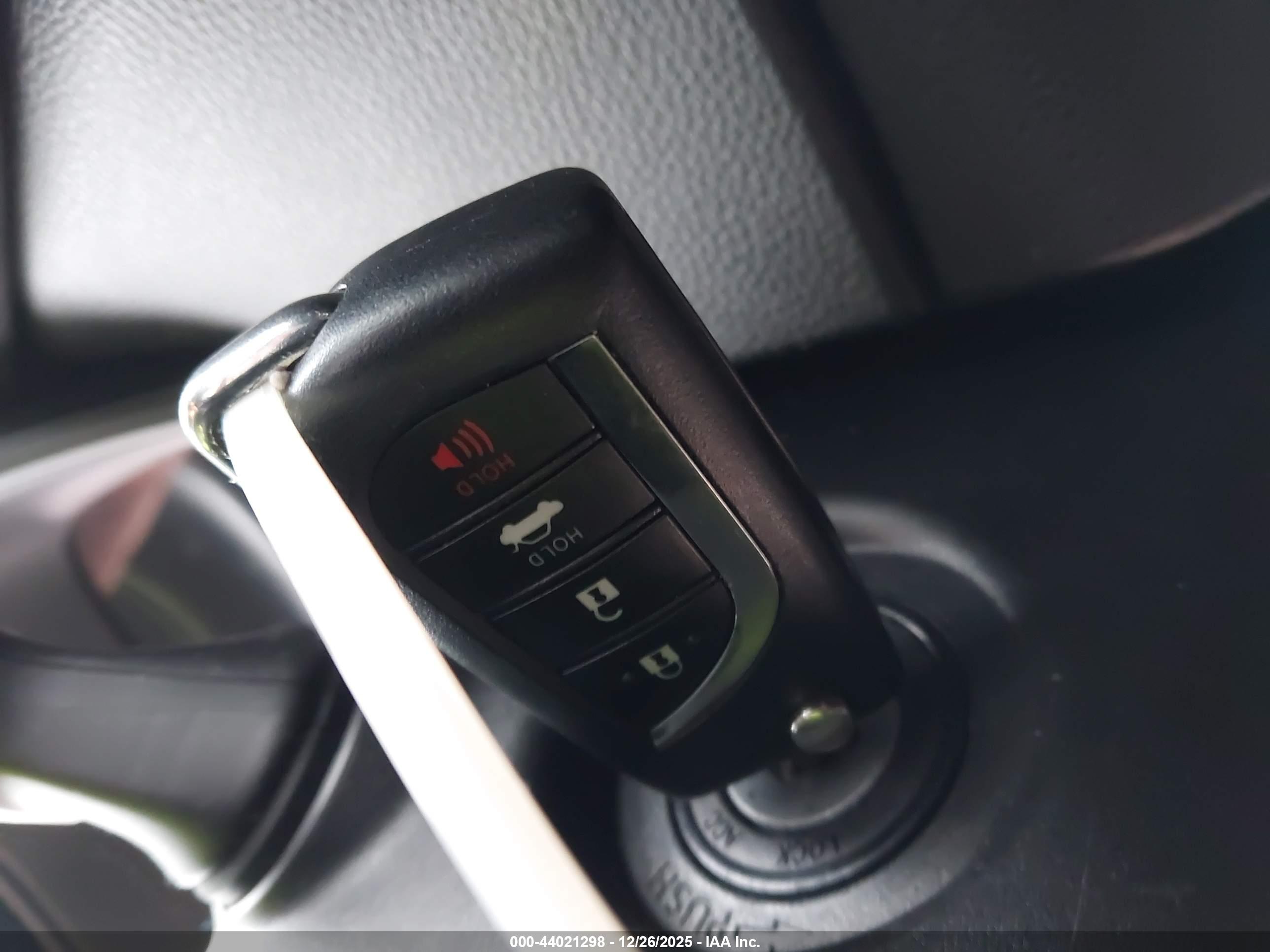 TOYOTA COROLLA image 11