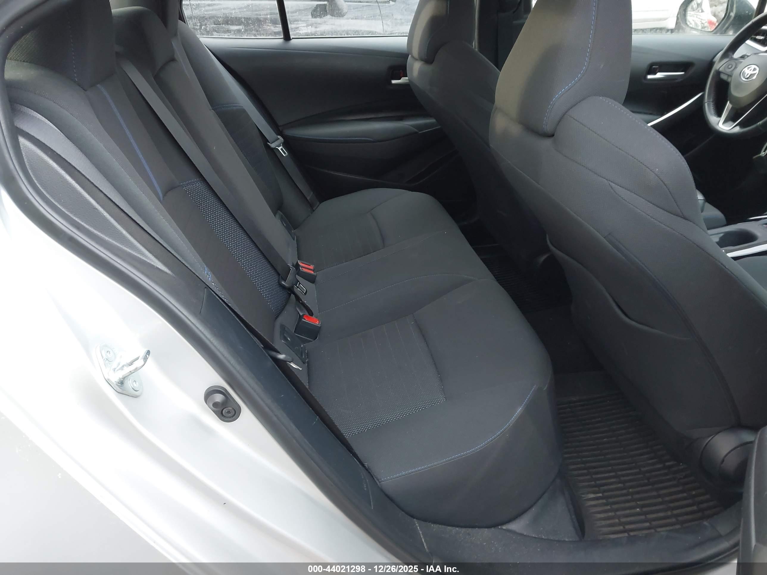 TOYOTA COROLLA image 8