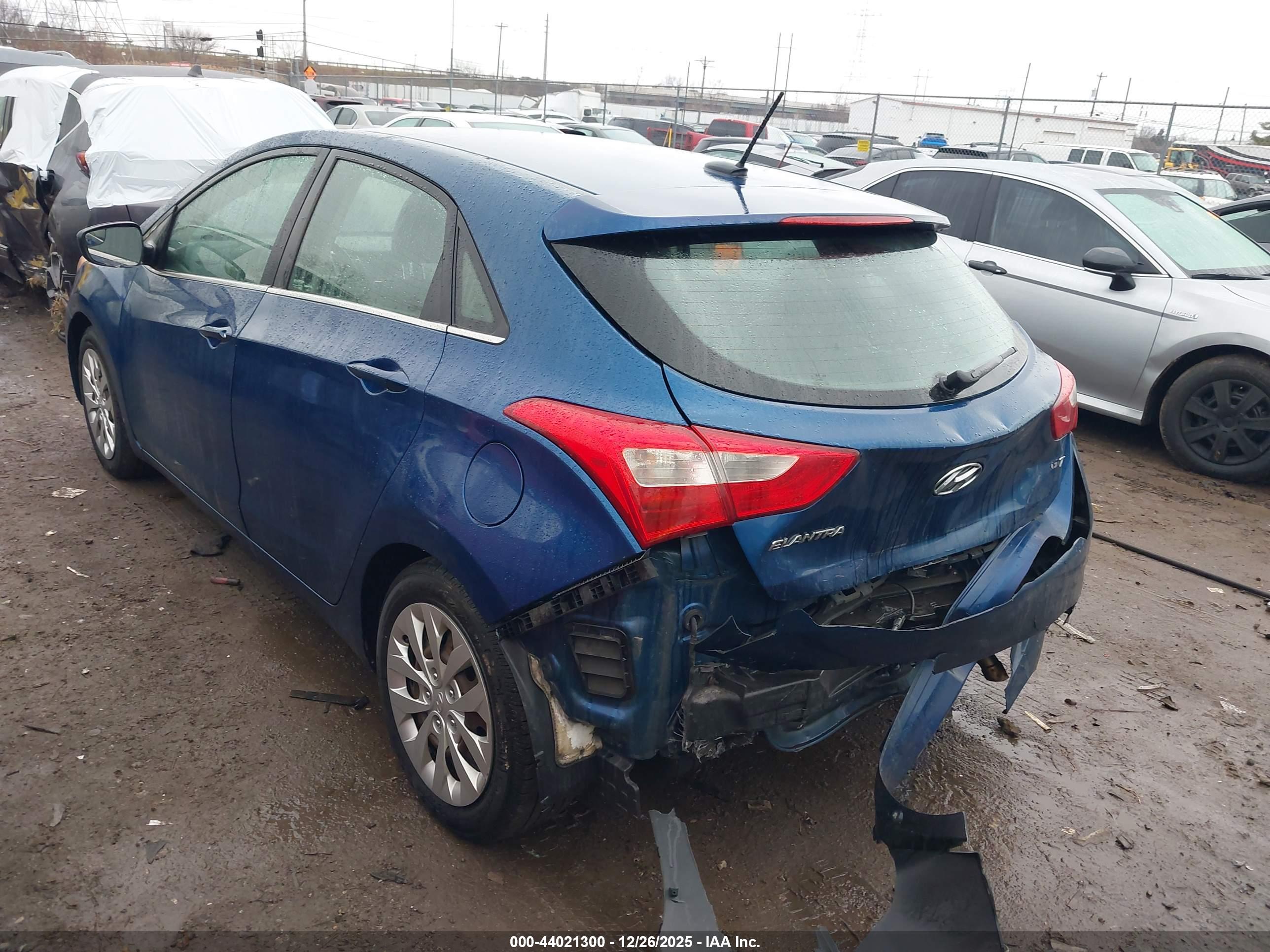 HYUNDAI ELANTRA image 3