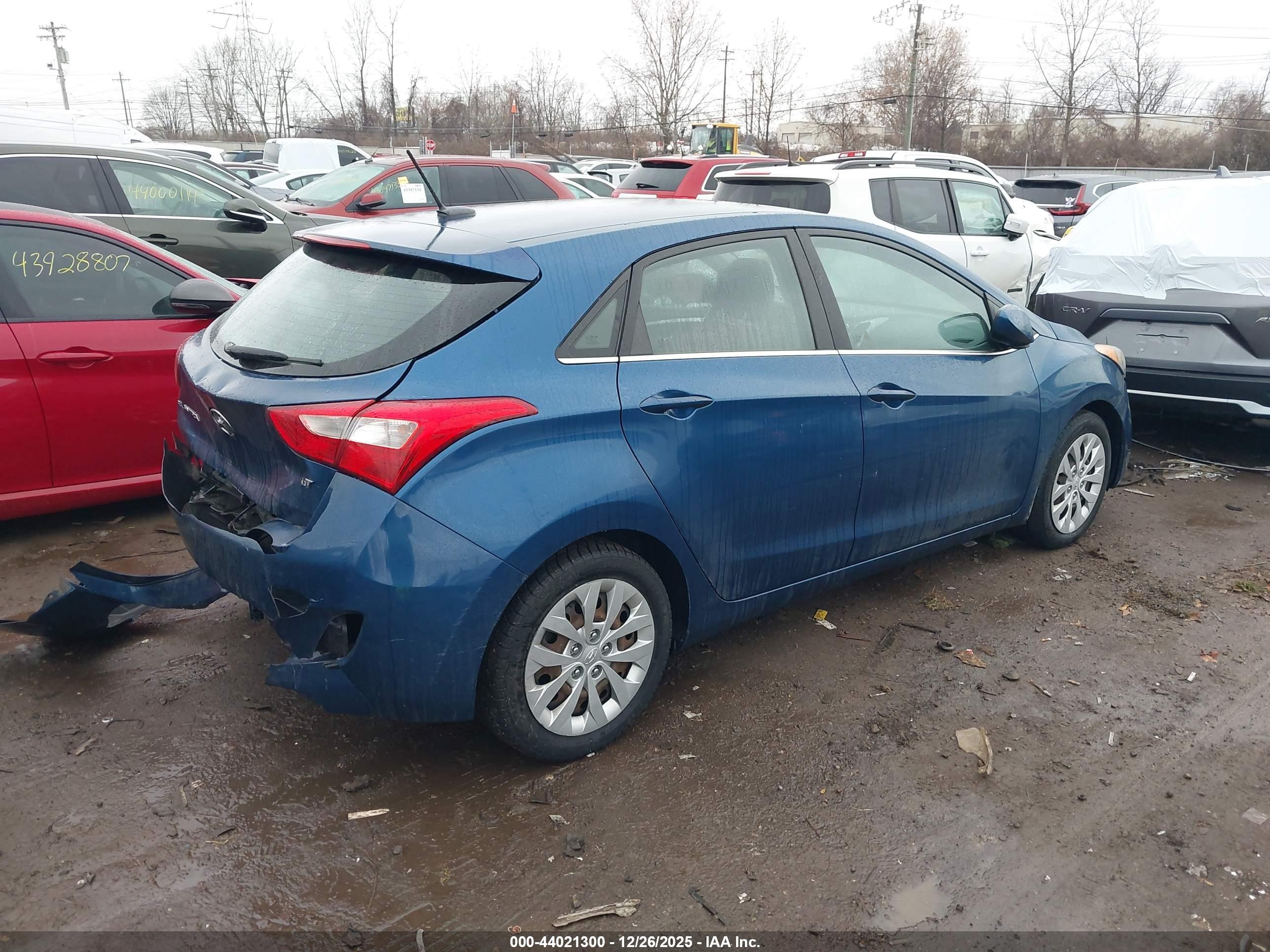 HYUNDAI ELANTRA image 4
