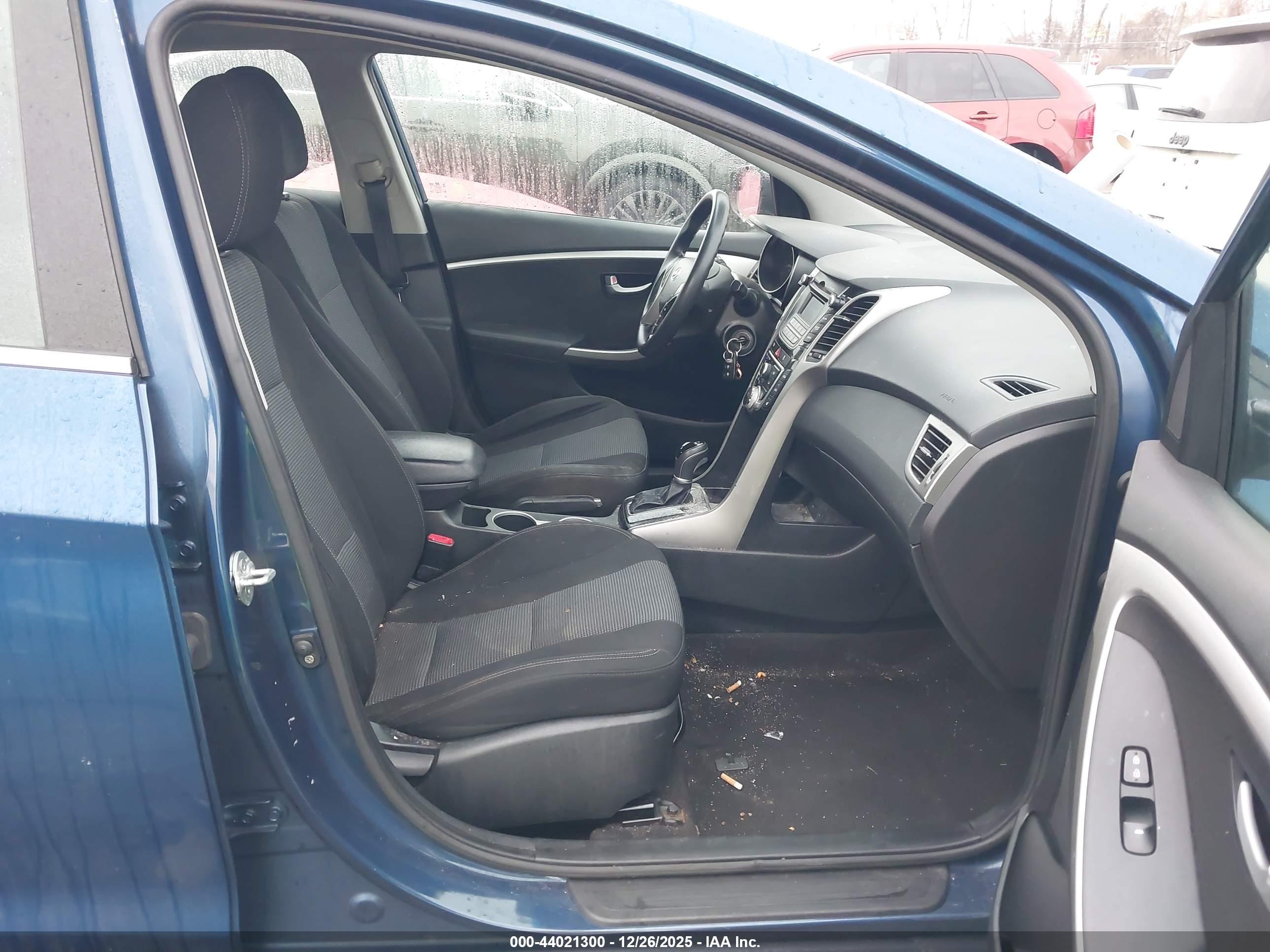HYUNDAI ELANTRA image 5