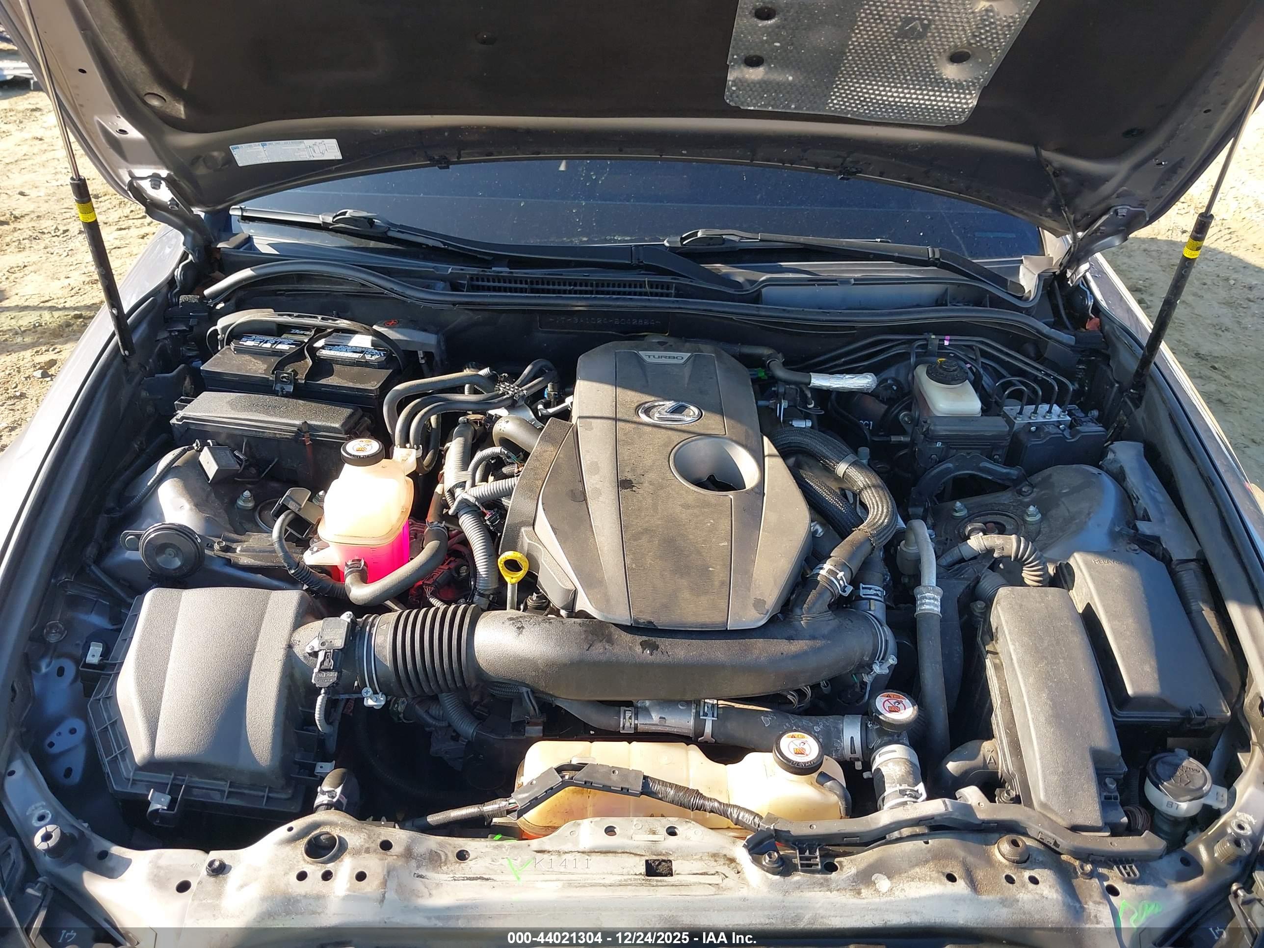 LEXUS IS image 10