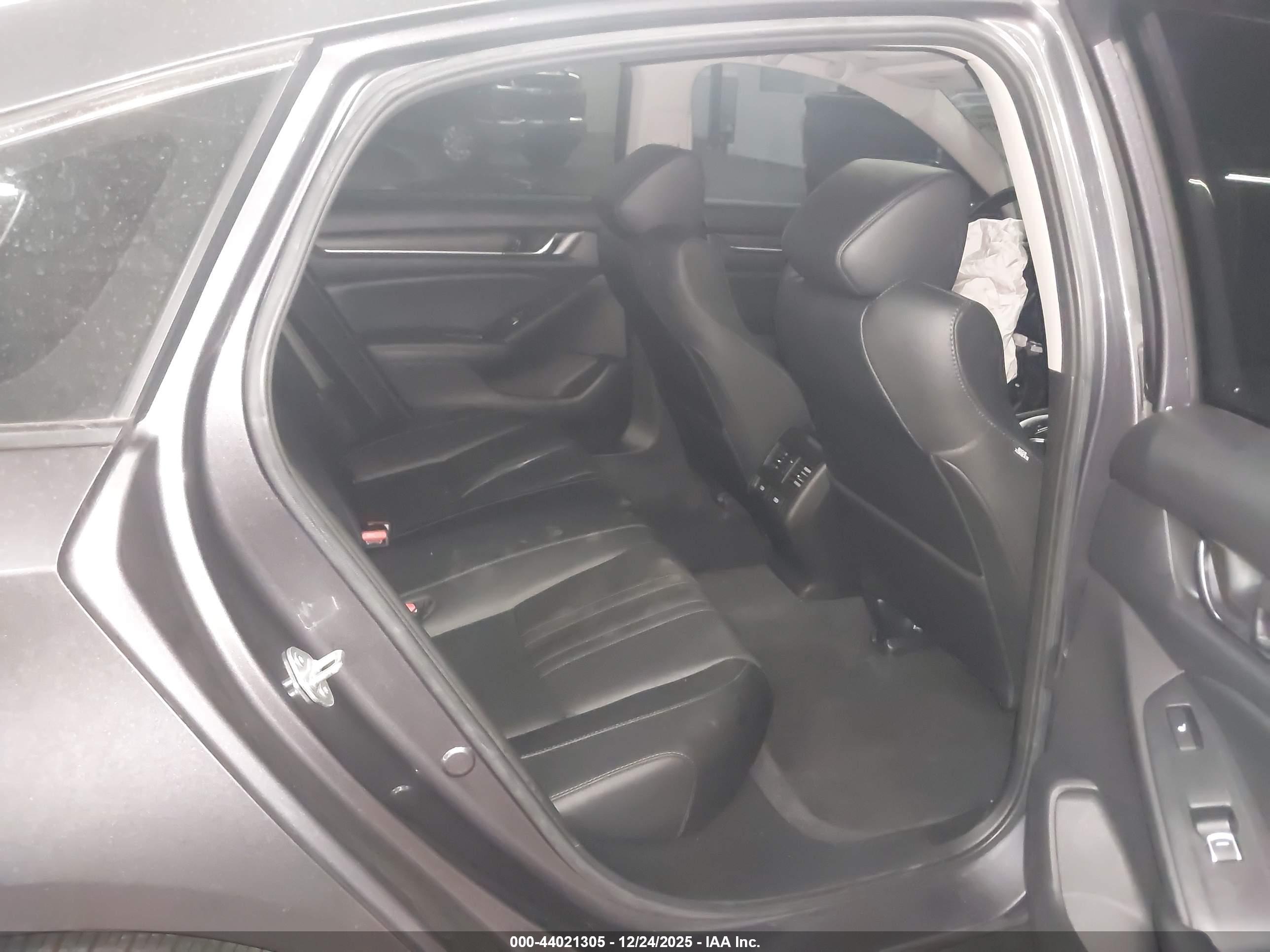 HONDA ACCORD image 8