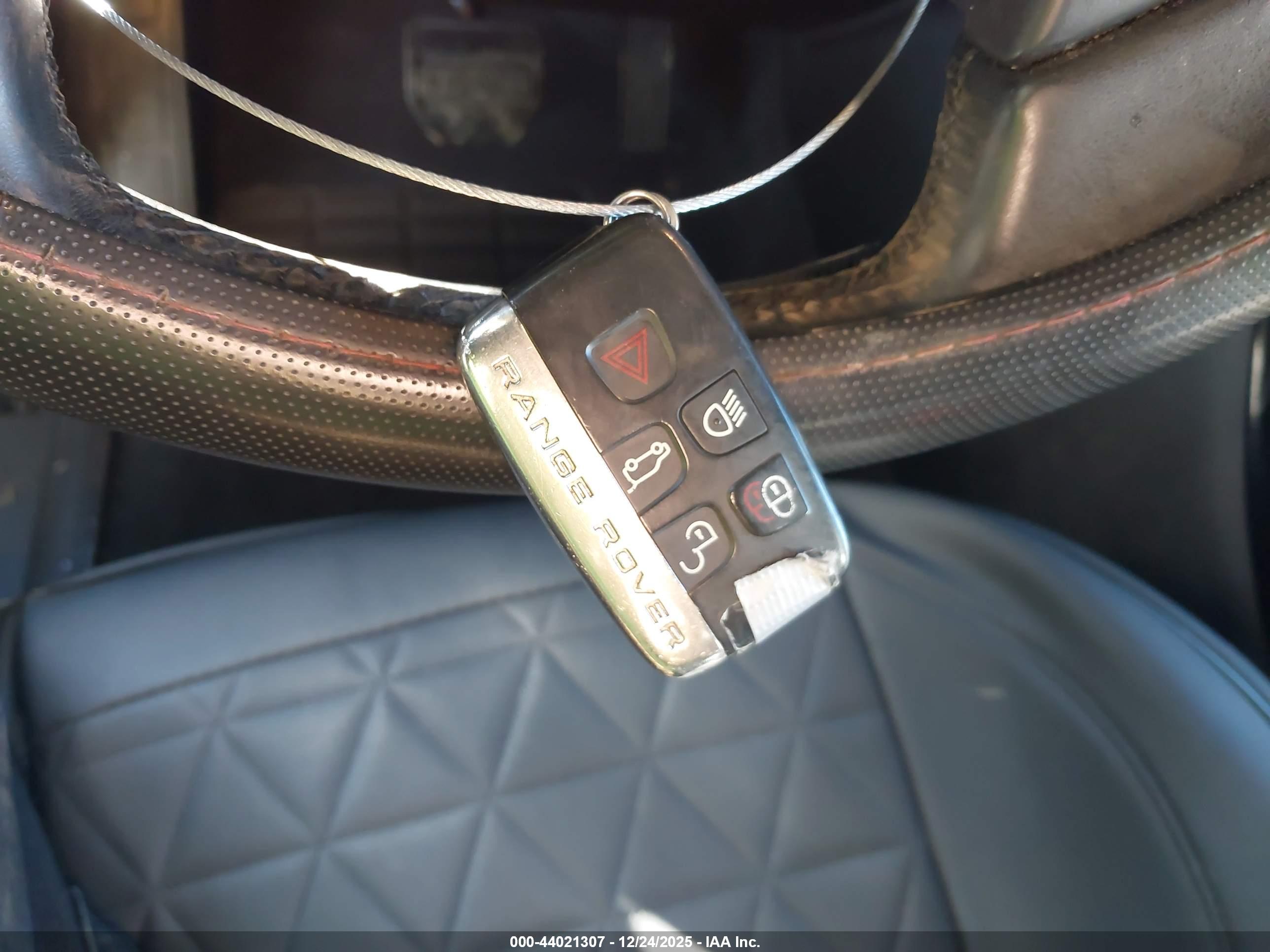 LAND ROVER image 11