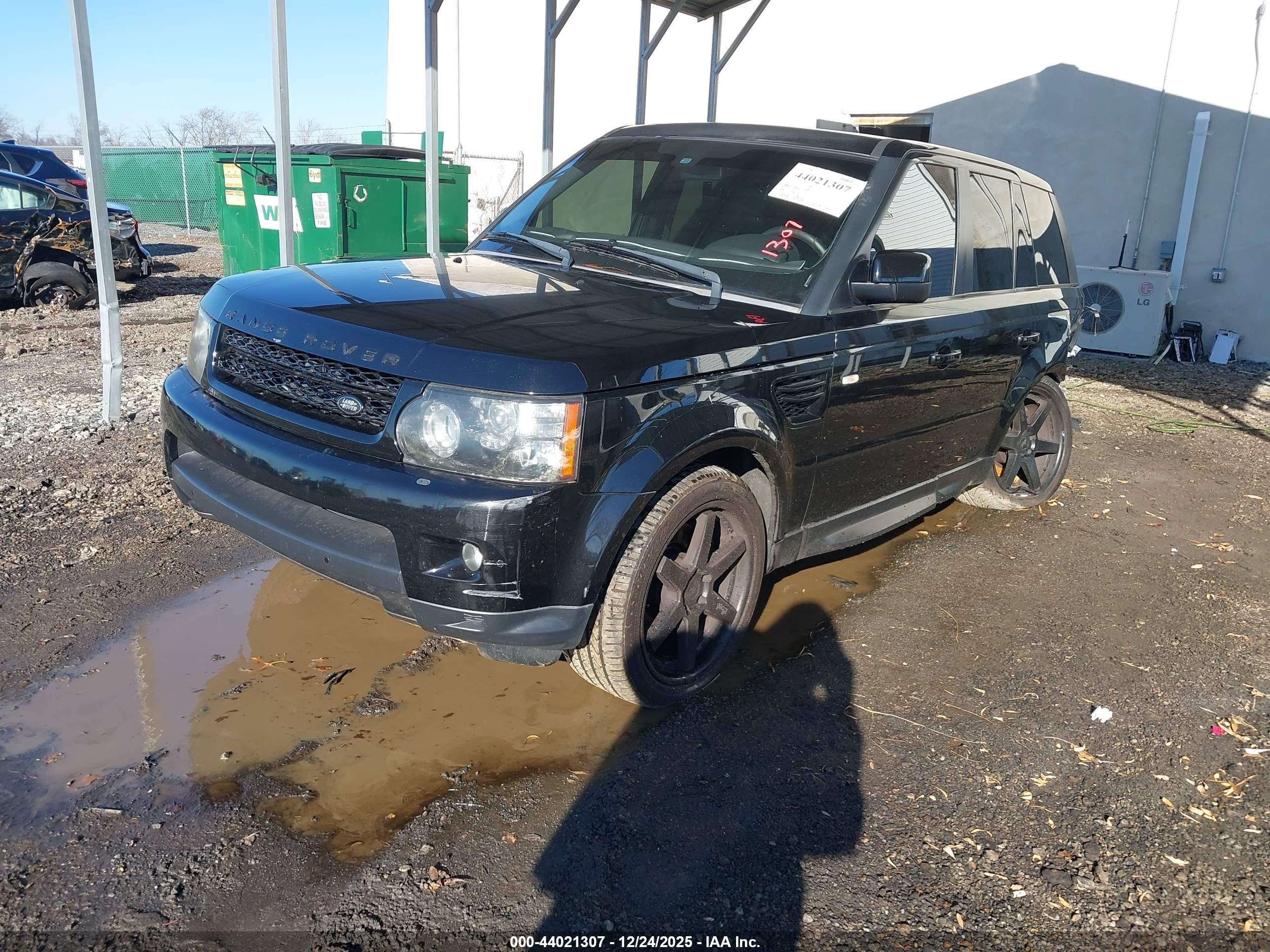 LAND ROVER image 2