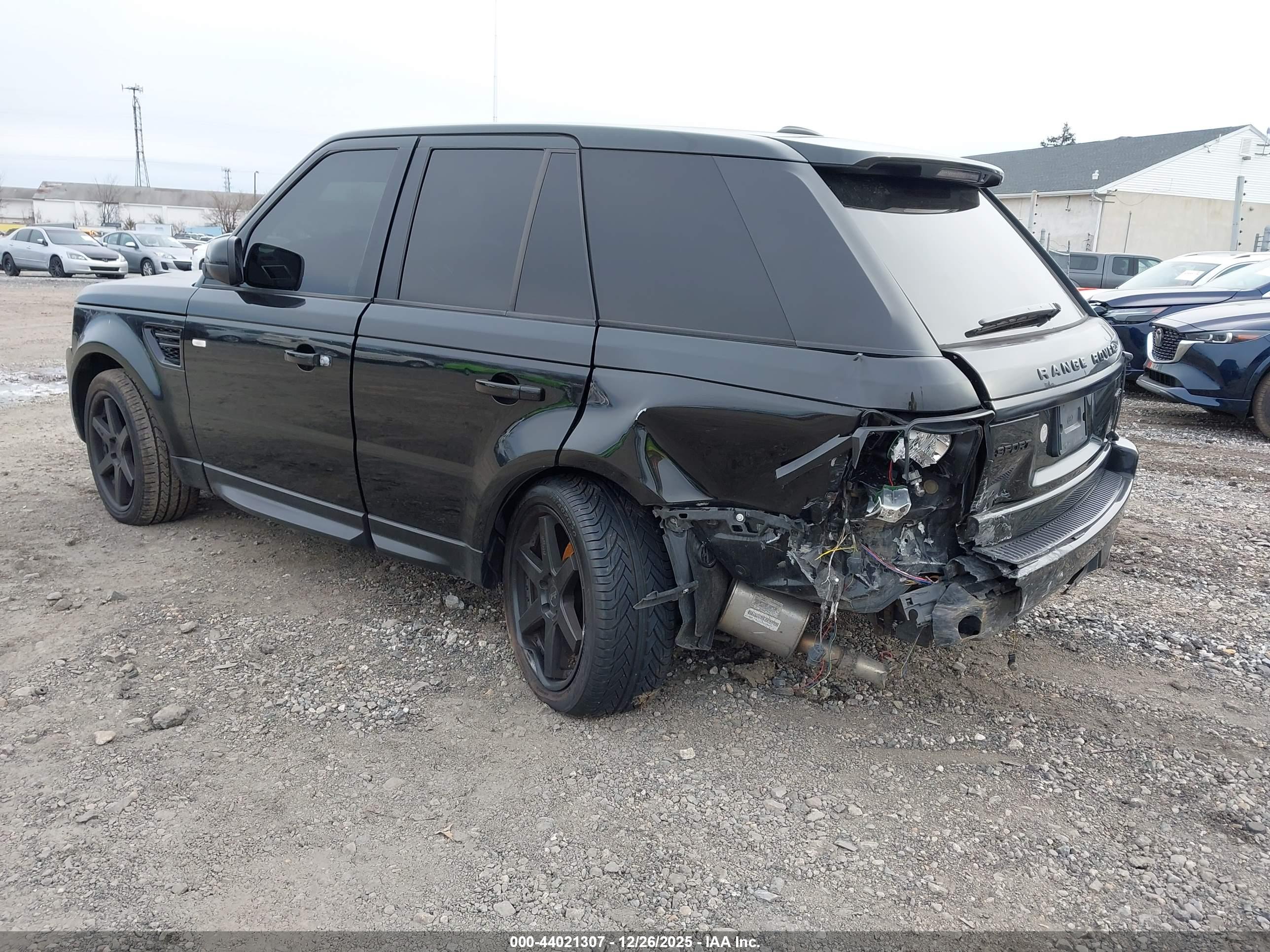 LAND ROVER image 3