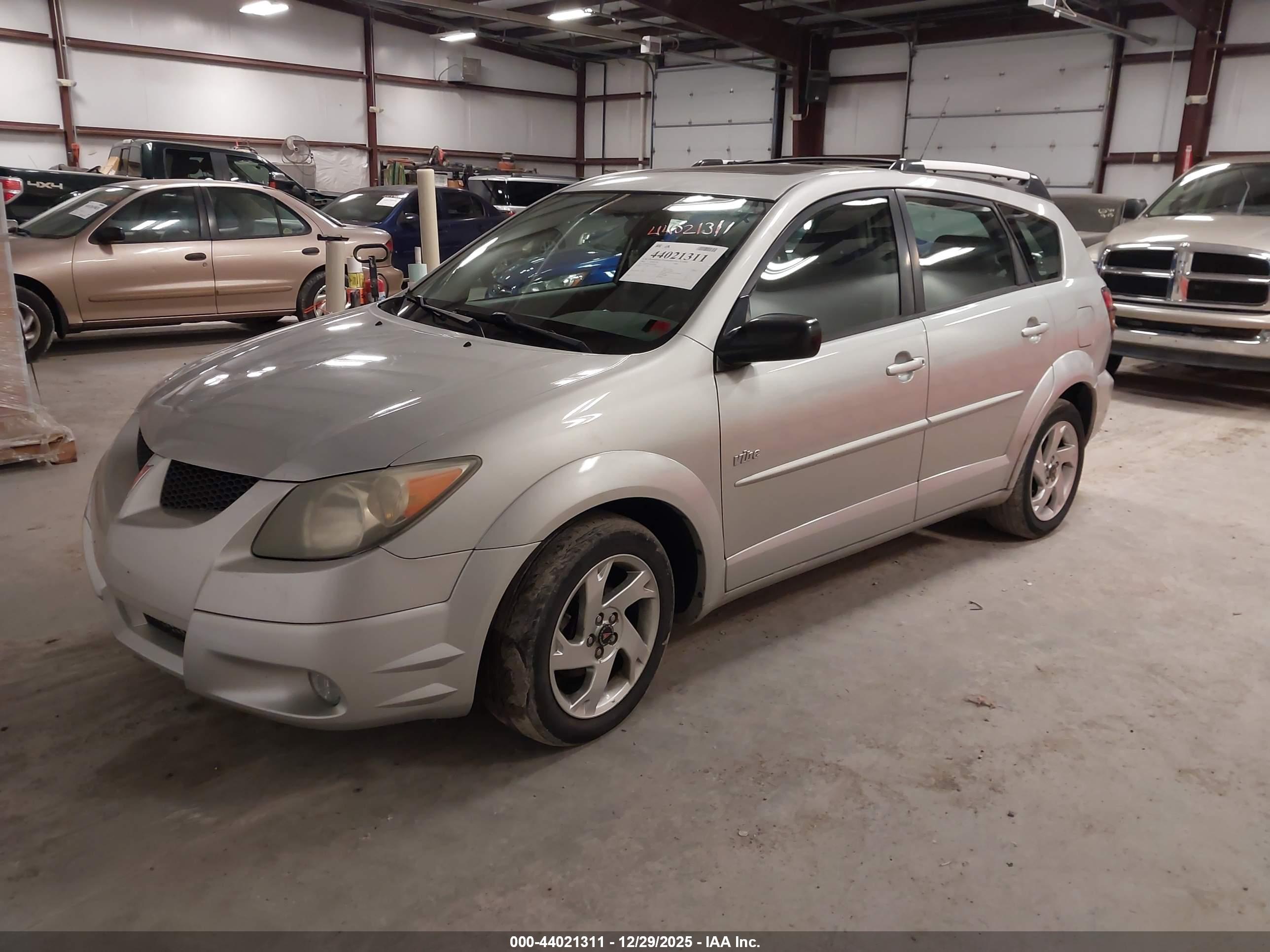 PONTIAC VIBE image 2