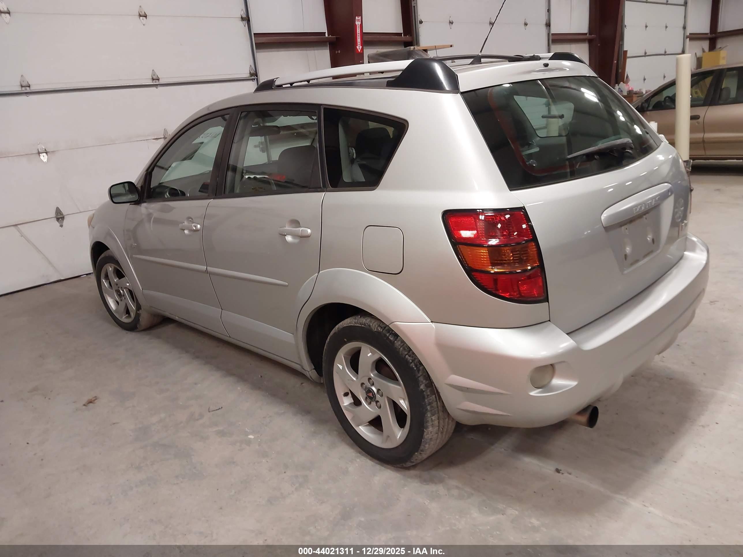 PONTIAC VIBE image 3