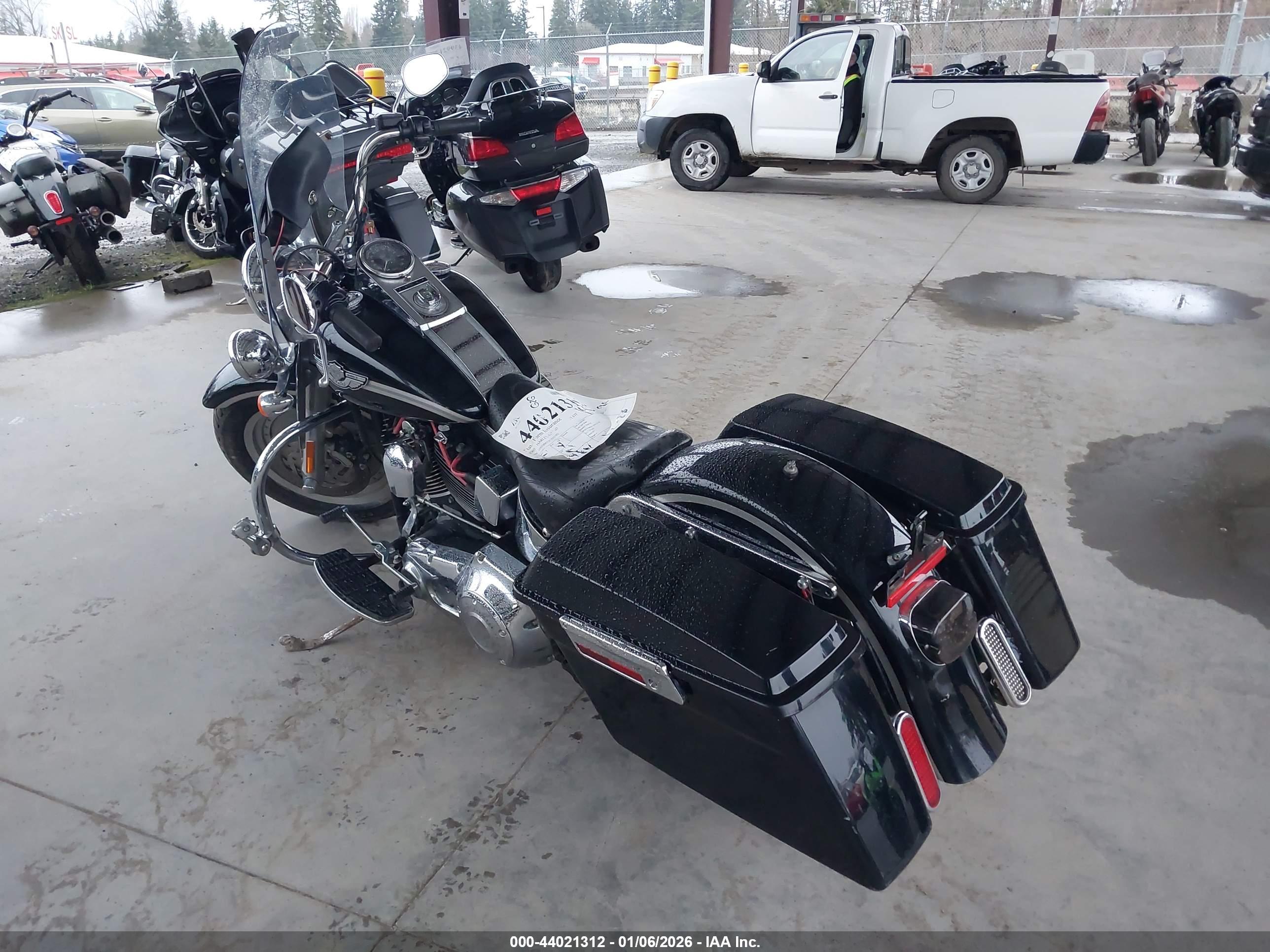 HARLEY-DAVIDSON FLSTF image 3