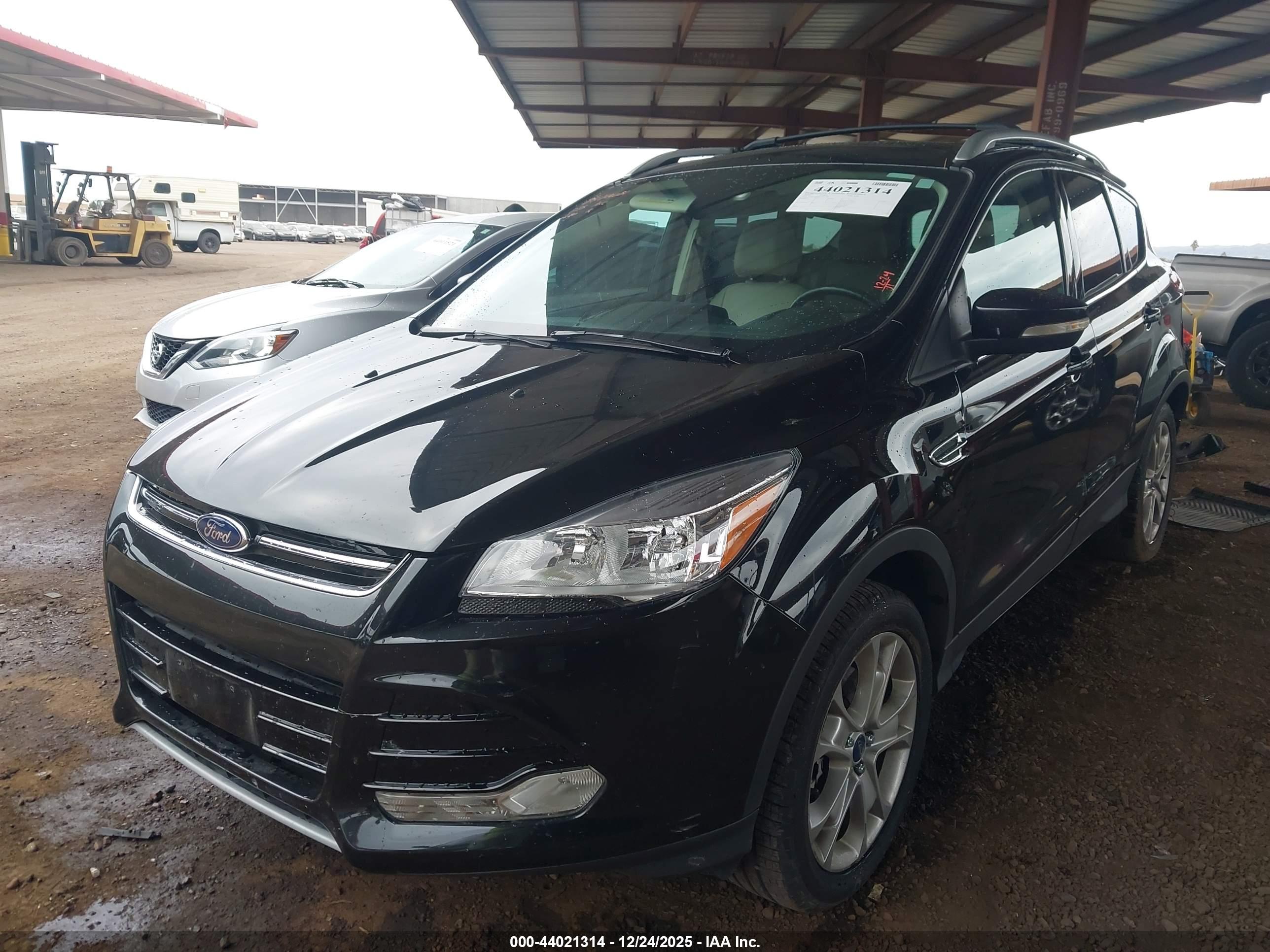 FORD ESCAPE image 2