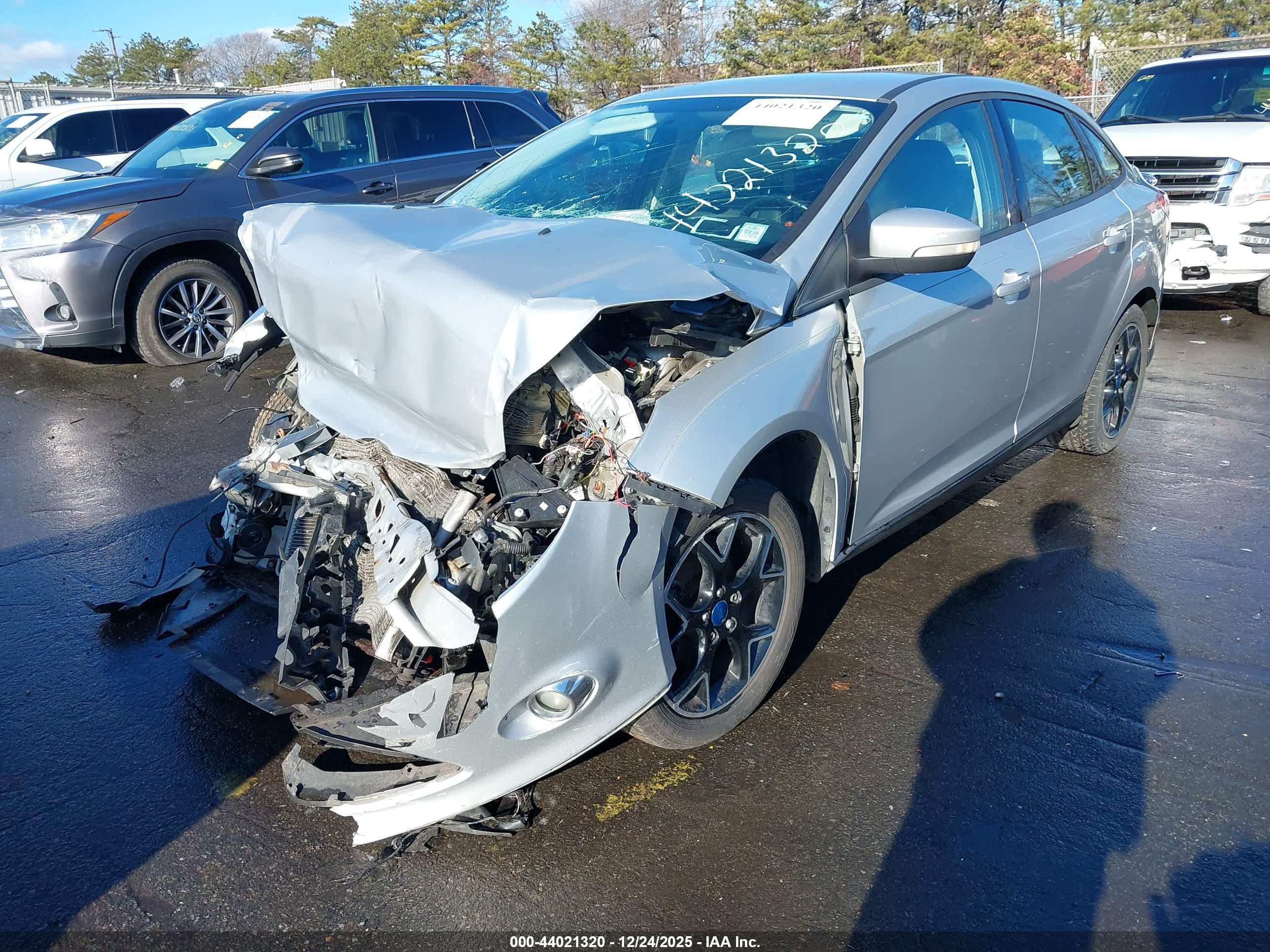 FORD FOCUS image 2