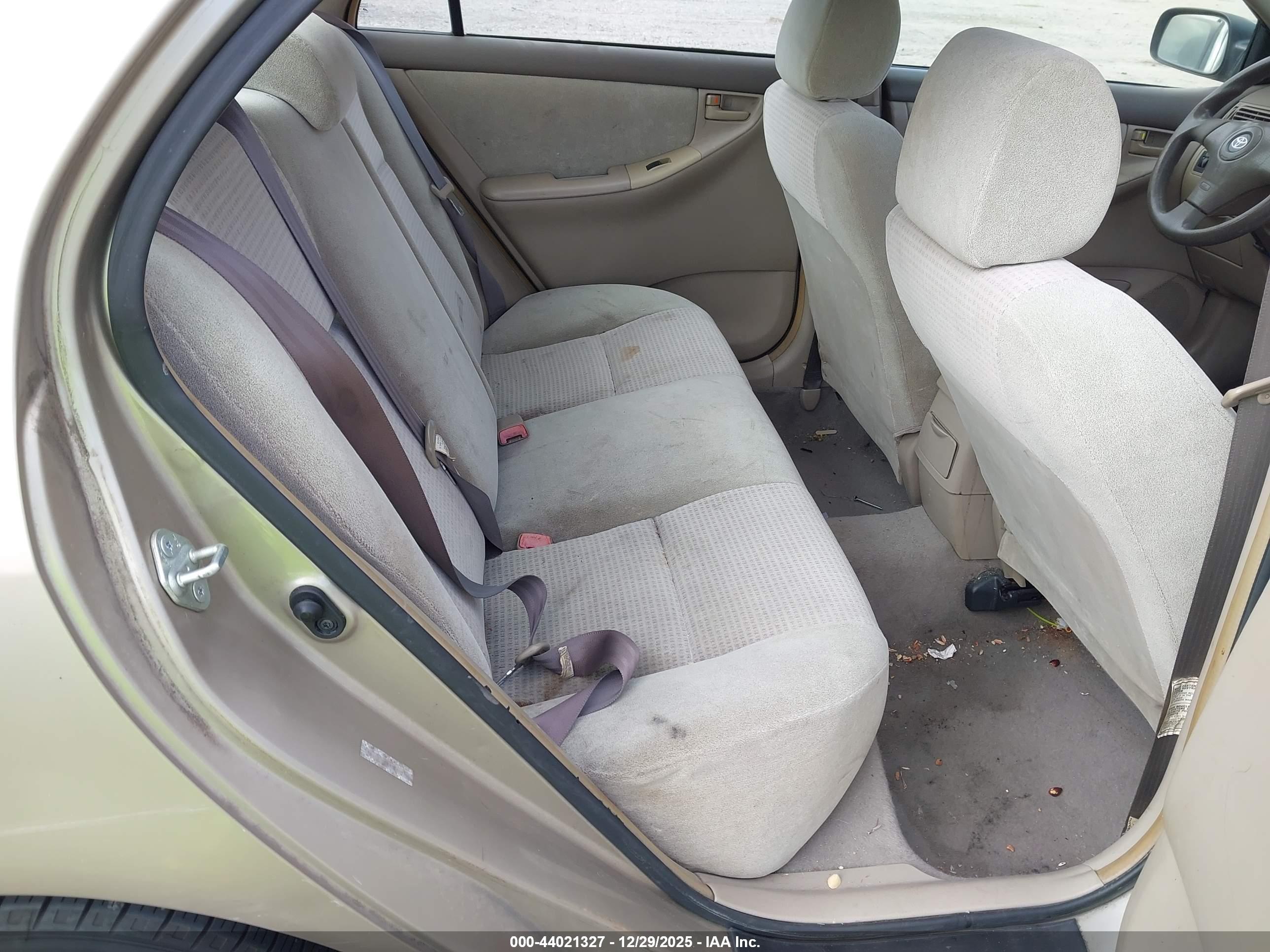 TOYOTA COROLLA image 8