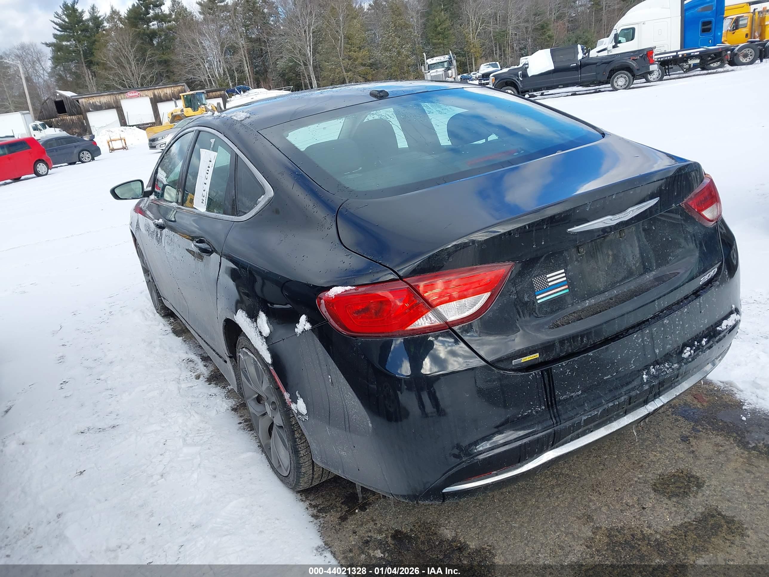 CHRYSLER 200 image 3