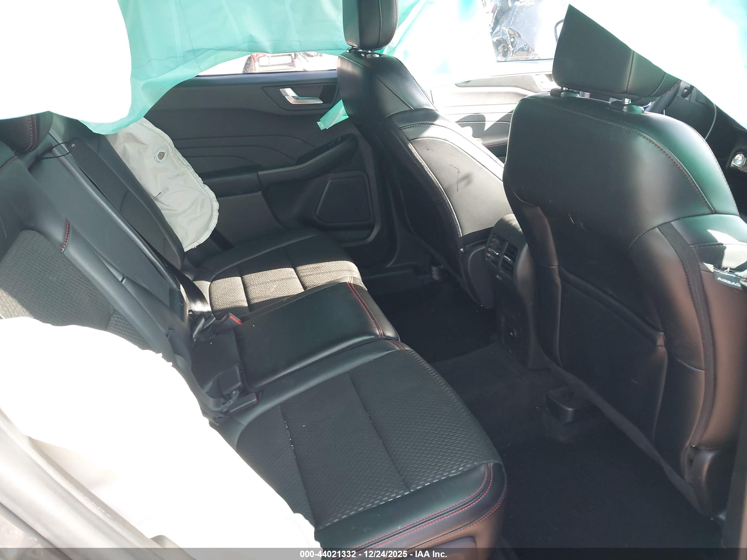 FORD ESCAPE image 8