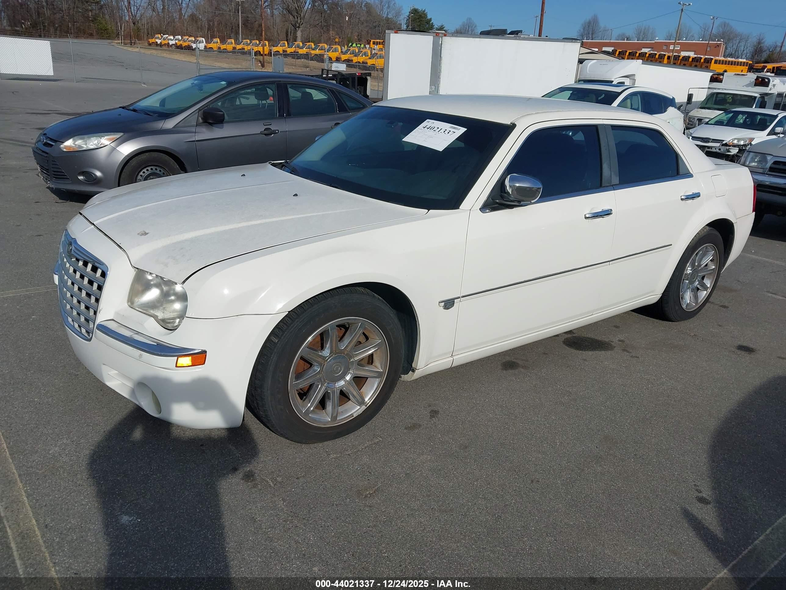 CHRYSLER 300C image 2