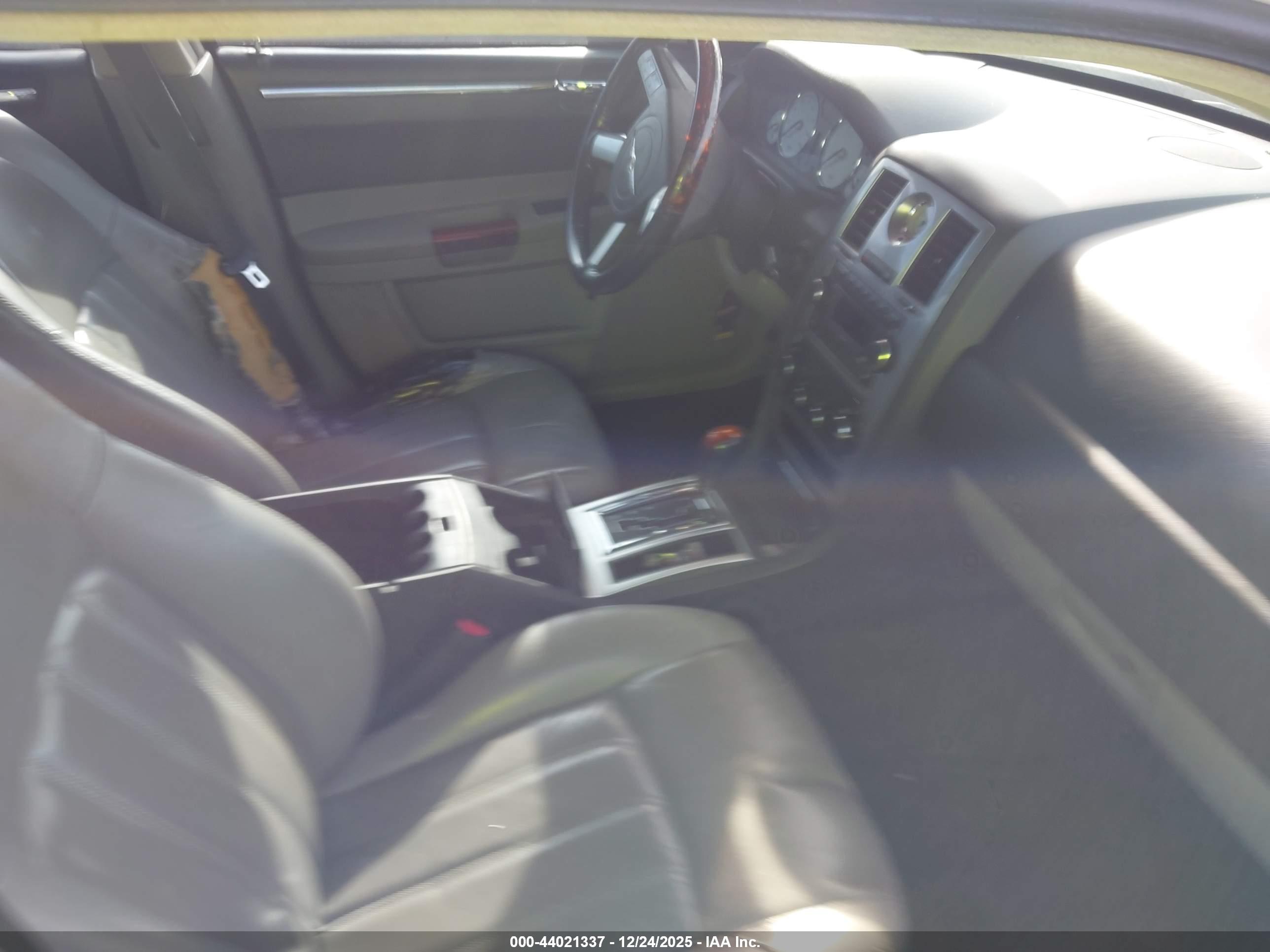 CHRYSLER 300C image 5