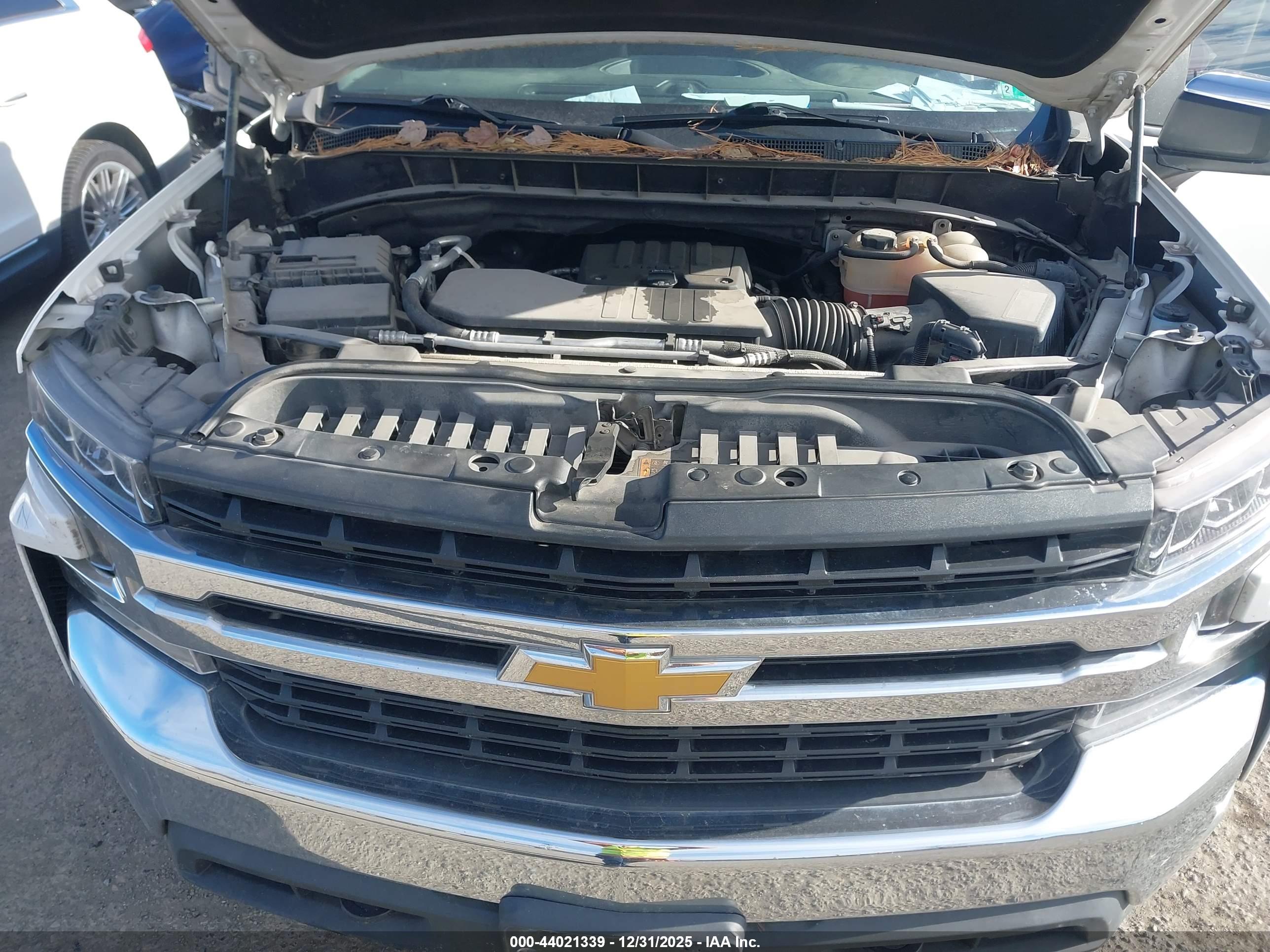 CHEVROLET SILVERADO image 10
