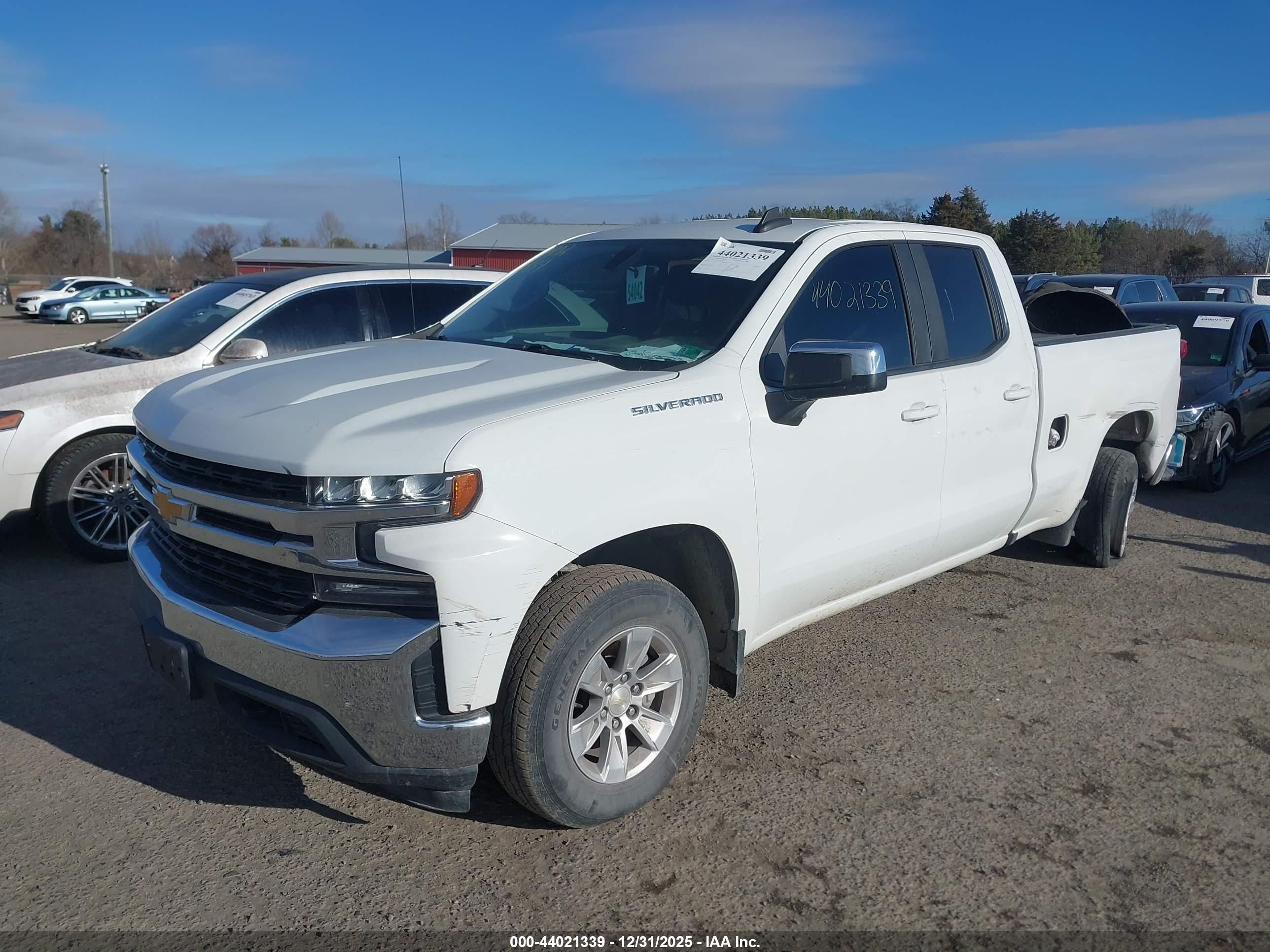 CHEVROLET SILVERADO image 2