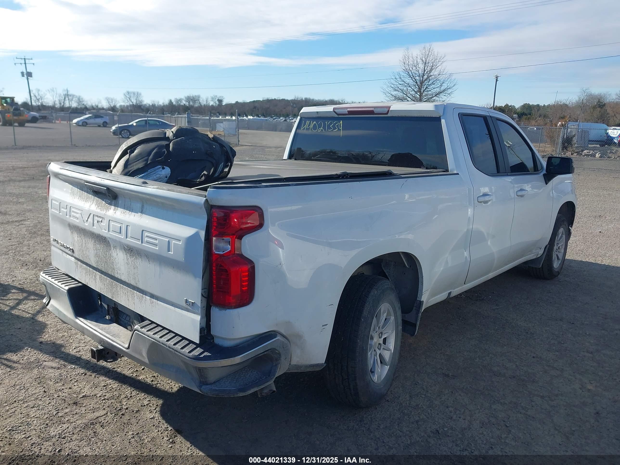CHEVROLET SILVERADO image 4