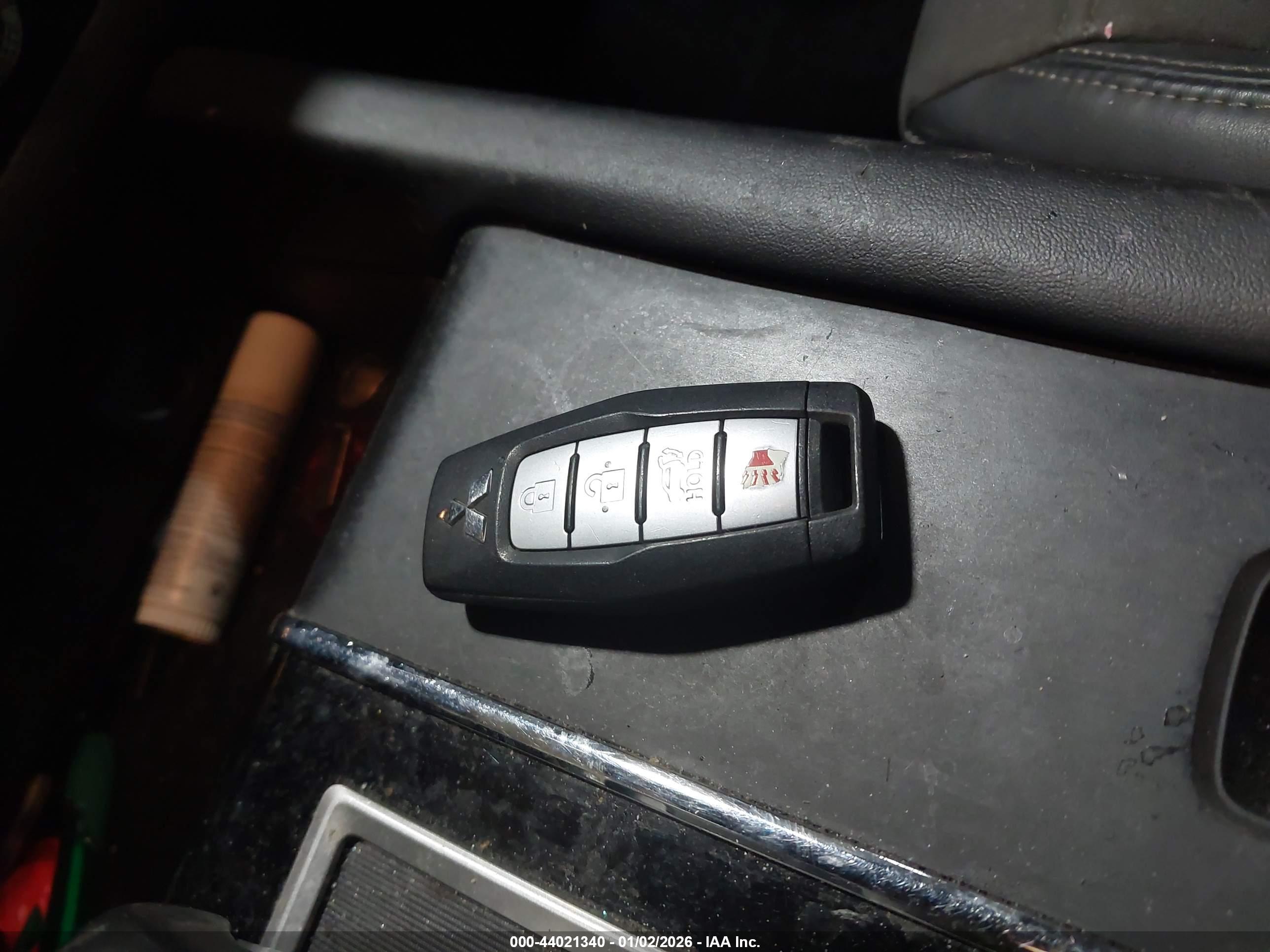 MITSUBISHI OUTLANDER image 11