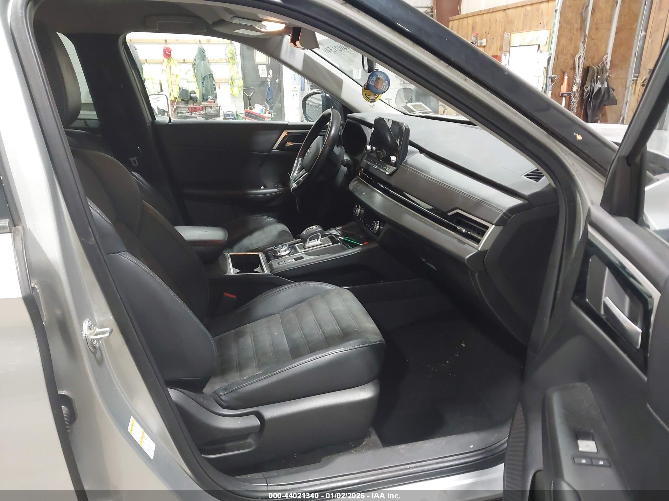 MITSUBISHI OUTLANDER image 5