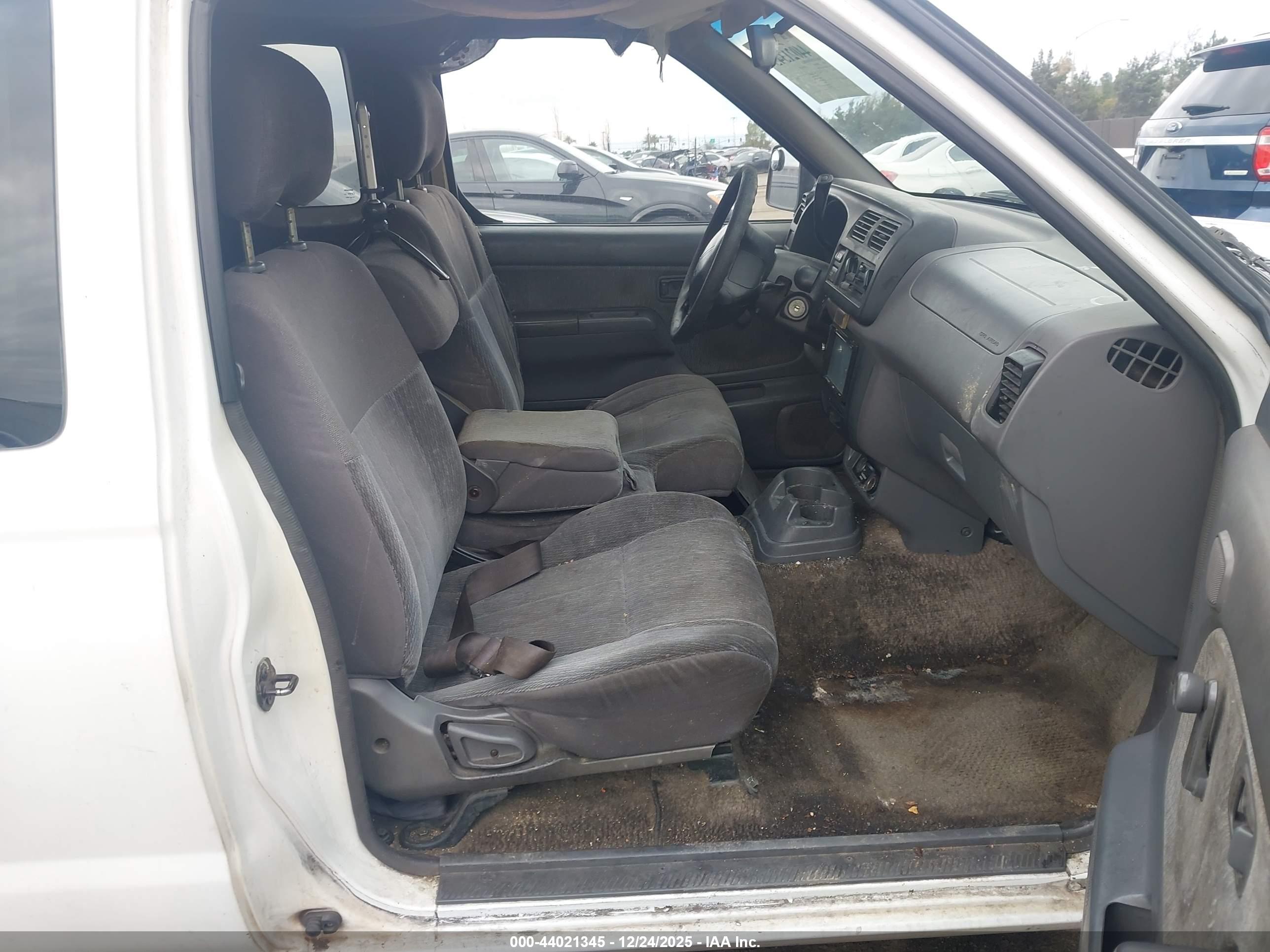 NISSAN FRONTIER image 5