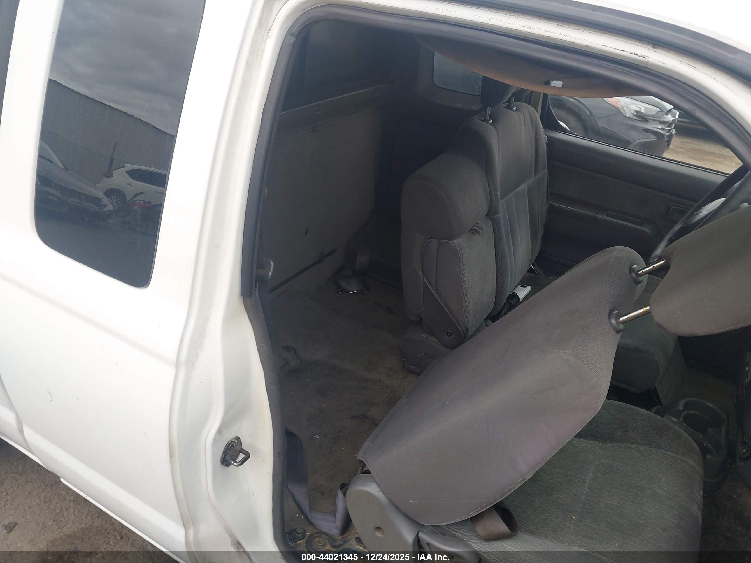 NISSAN FRONTIER image 8