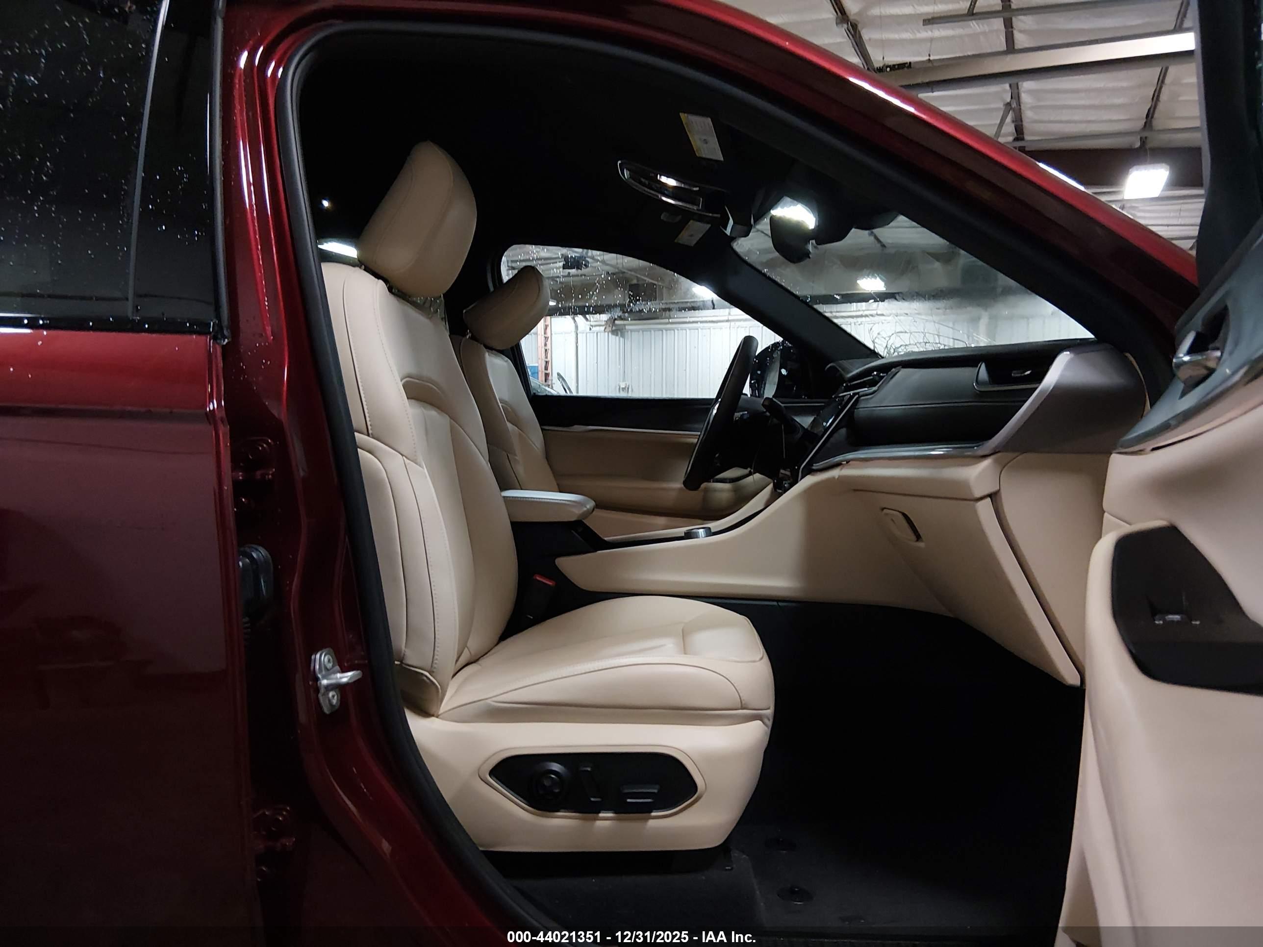 JEEP GRAND image 5