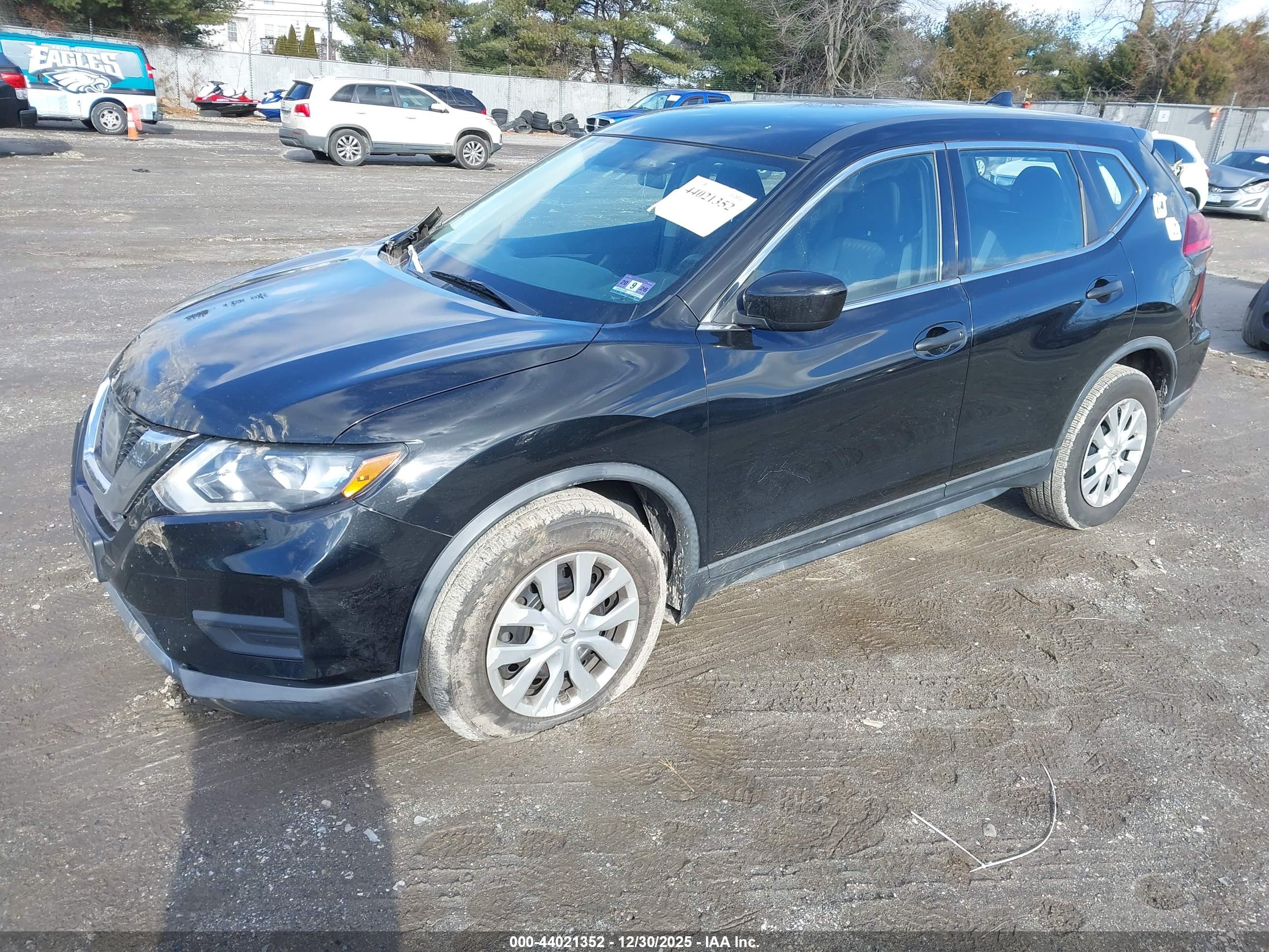 NISSAN ROGUE image 2