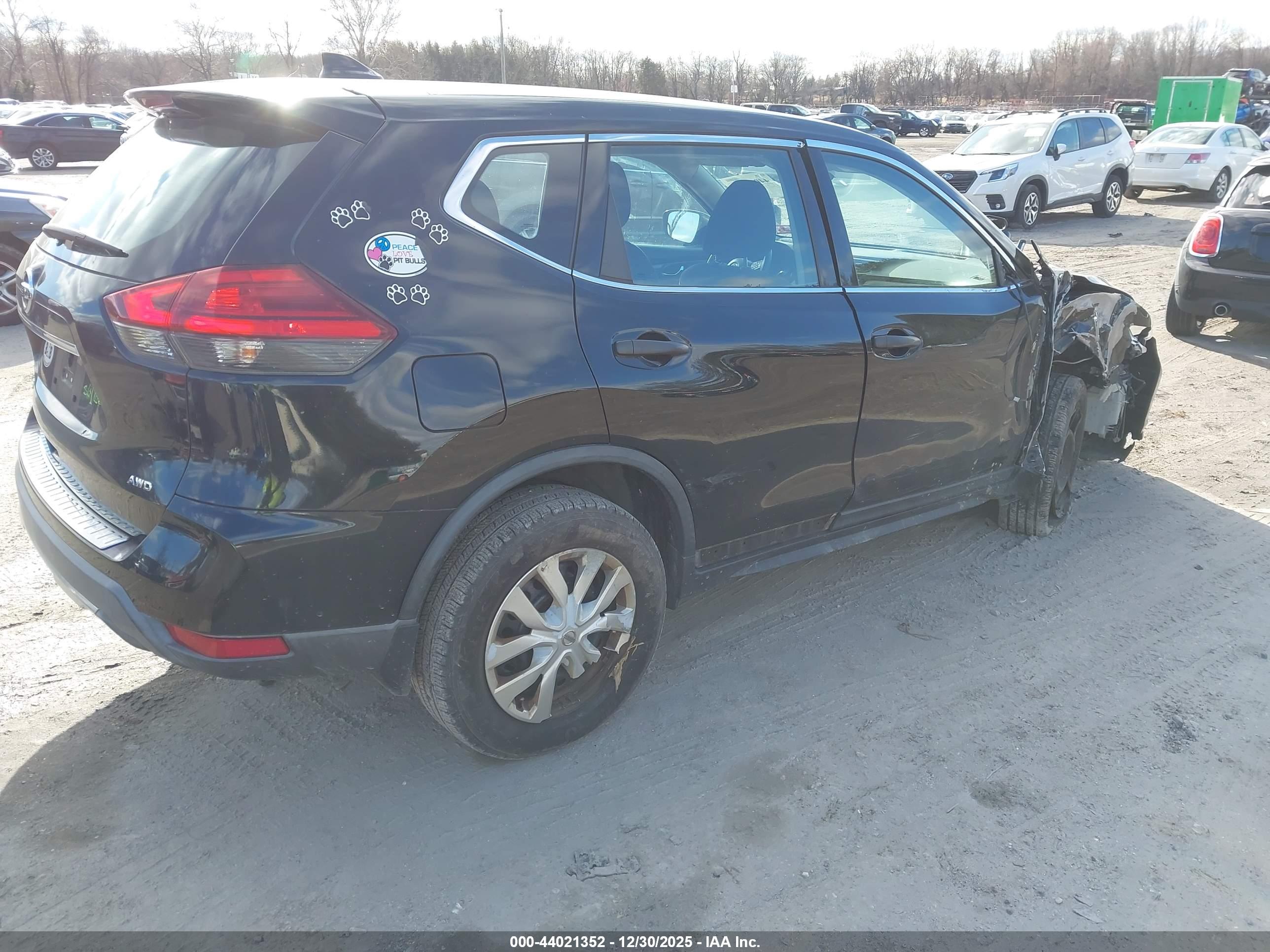 NISSAN ROGUE image 4