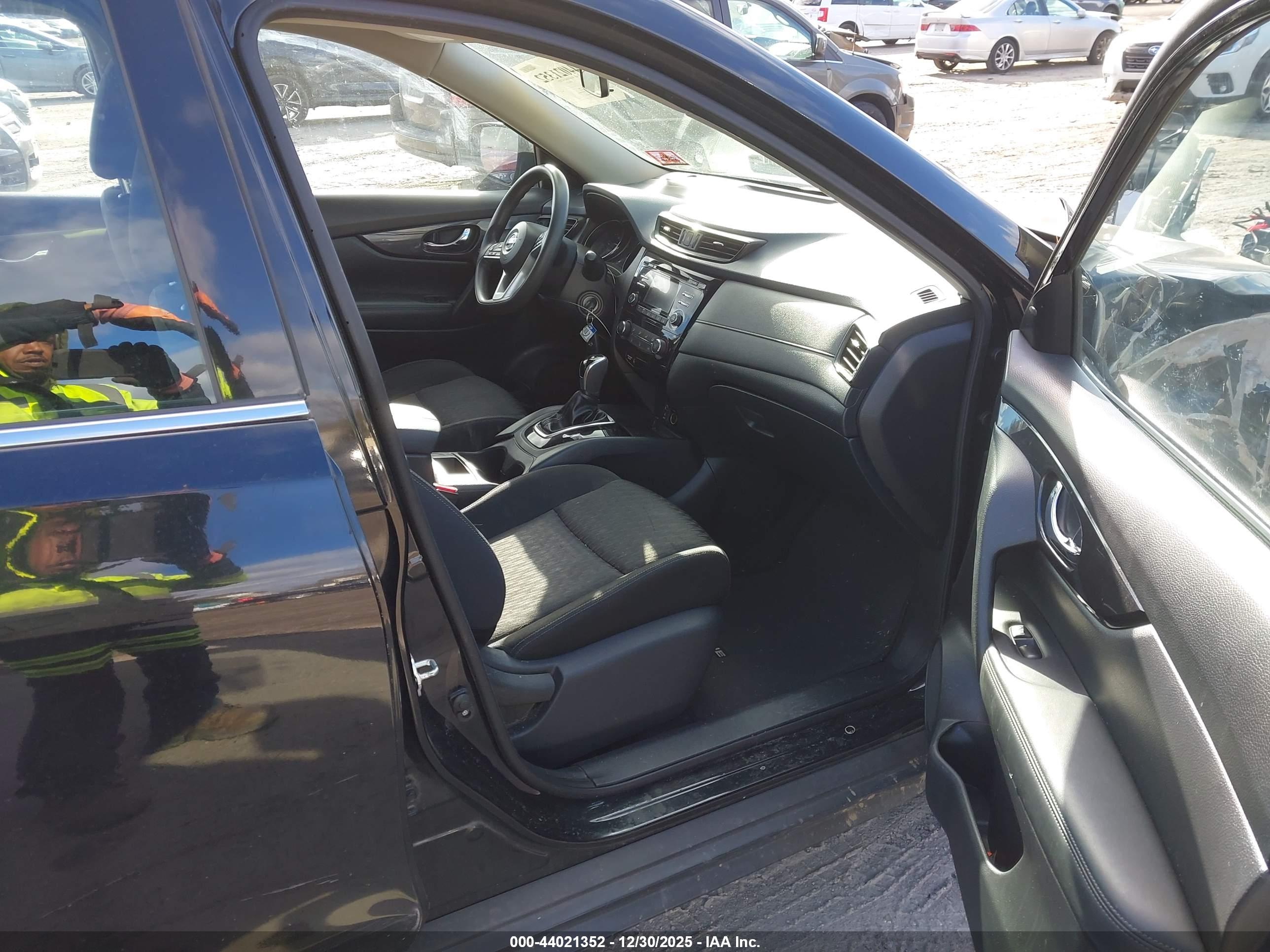 NISSAN ROGUE image 5