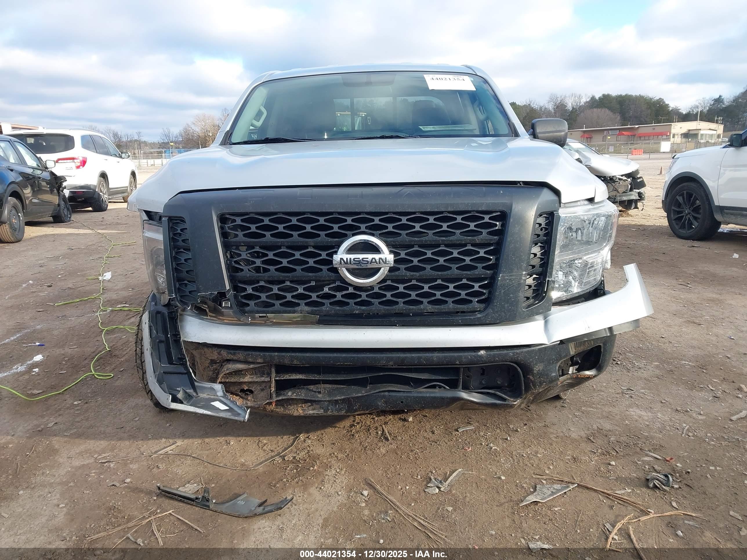 NISSAN TITAN image 6