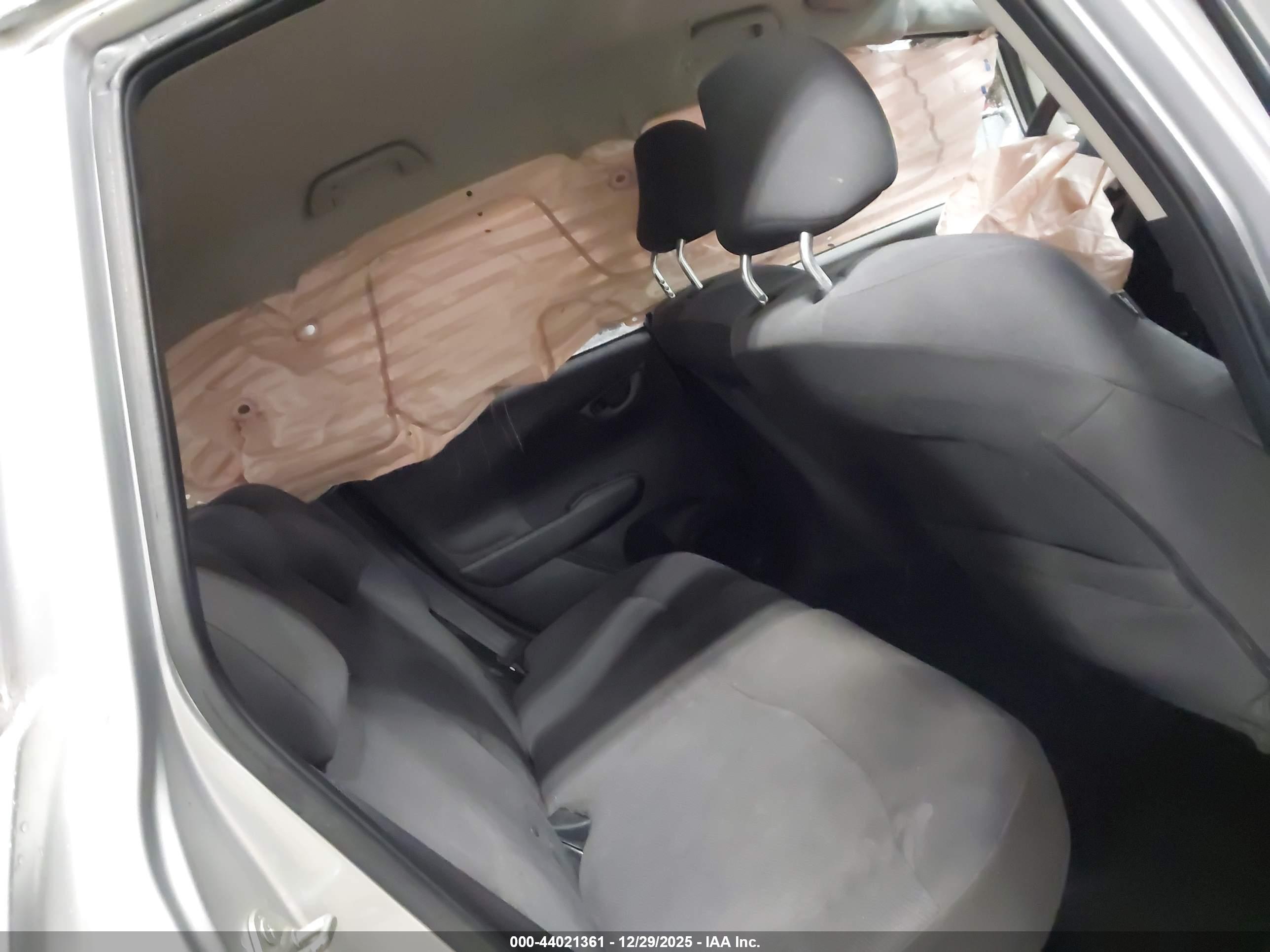 HONDA FIT image 8