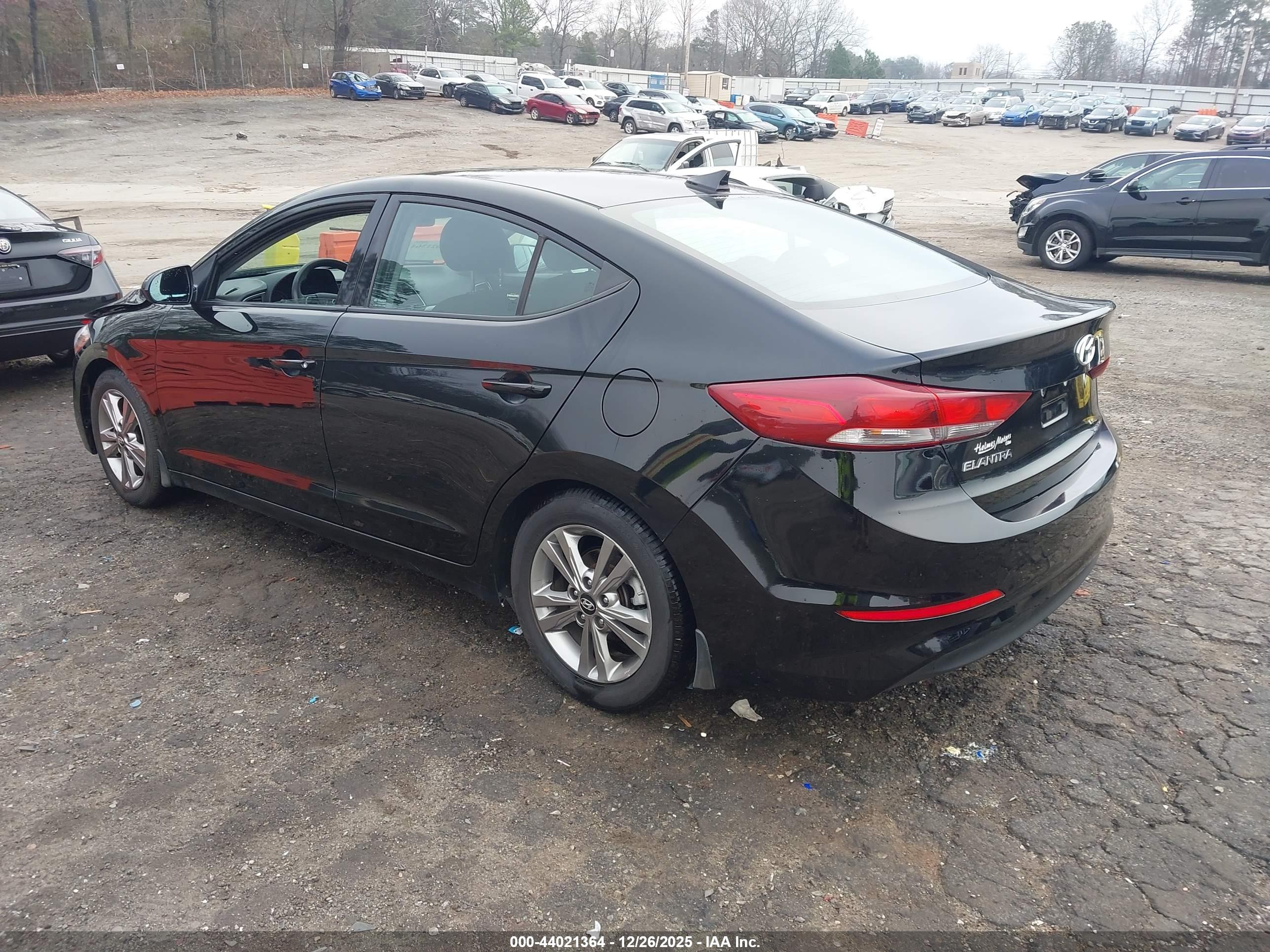 HYUNDAI ELANTRA image 3