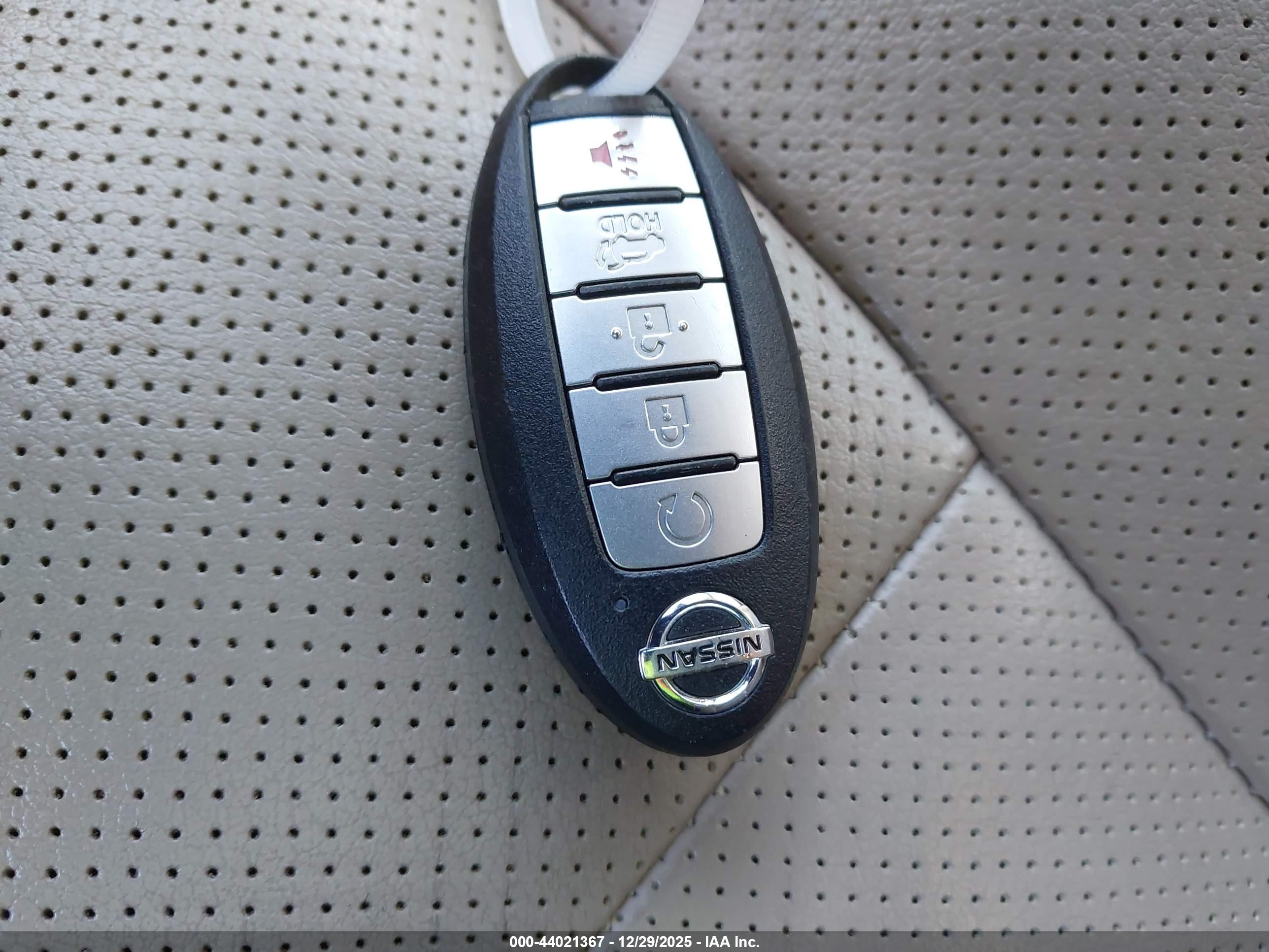 NISSAN ROGUE image 11