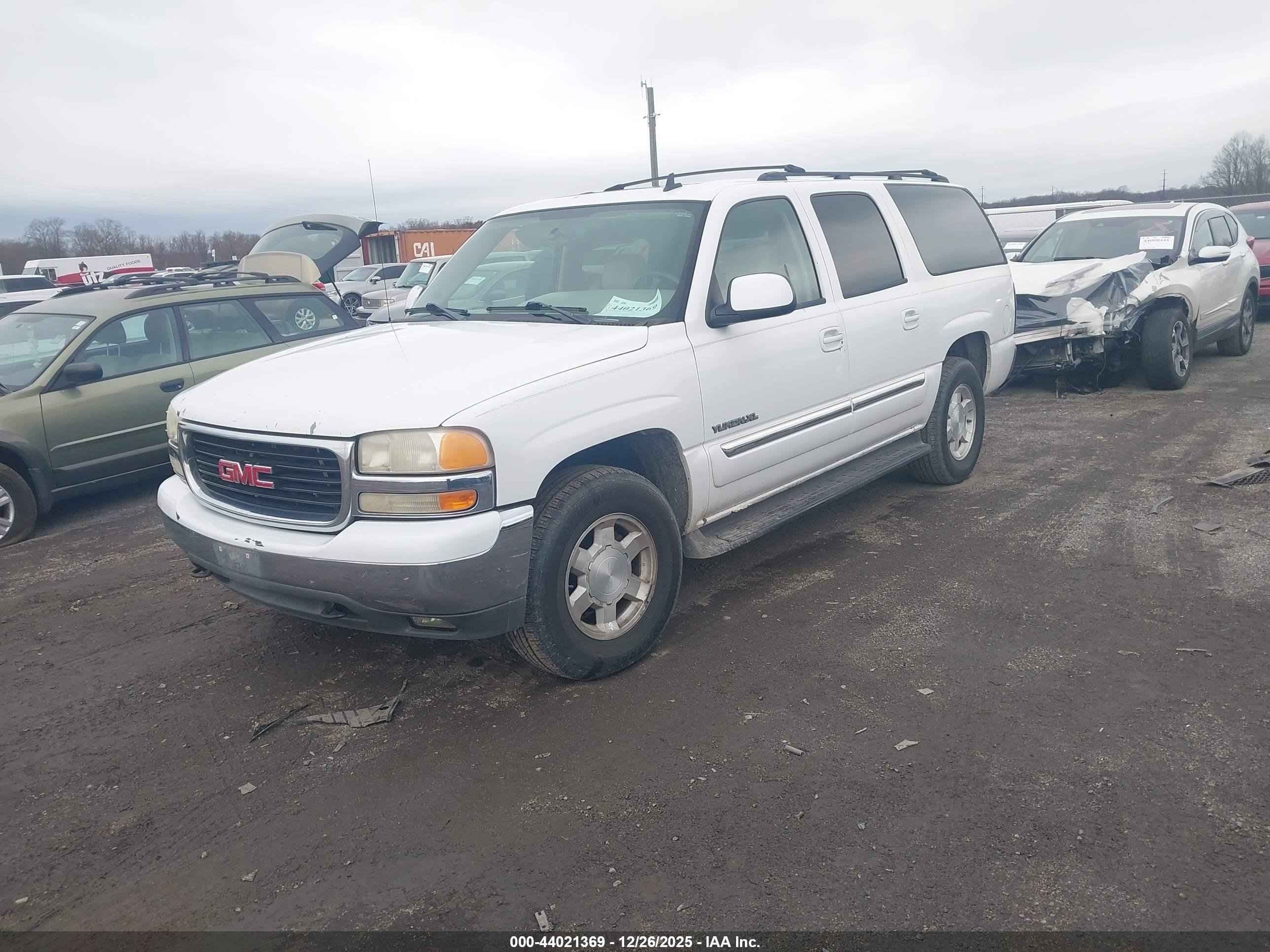 GMC YUKON image 2