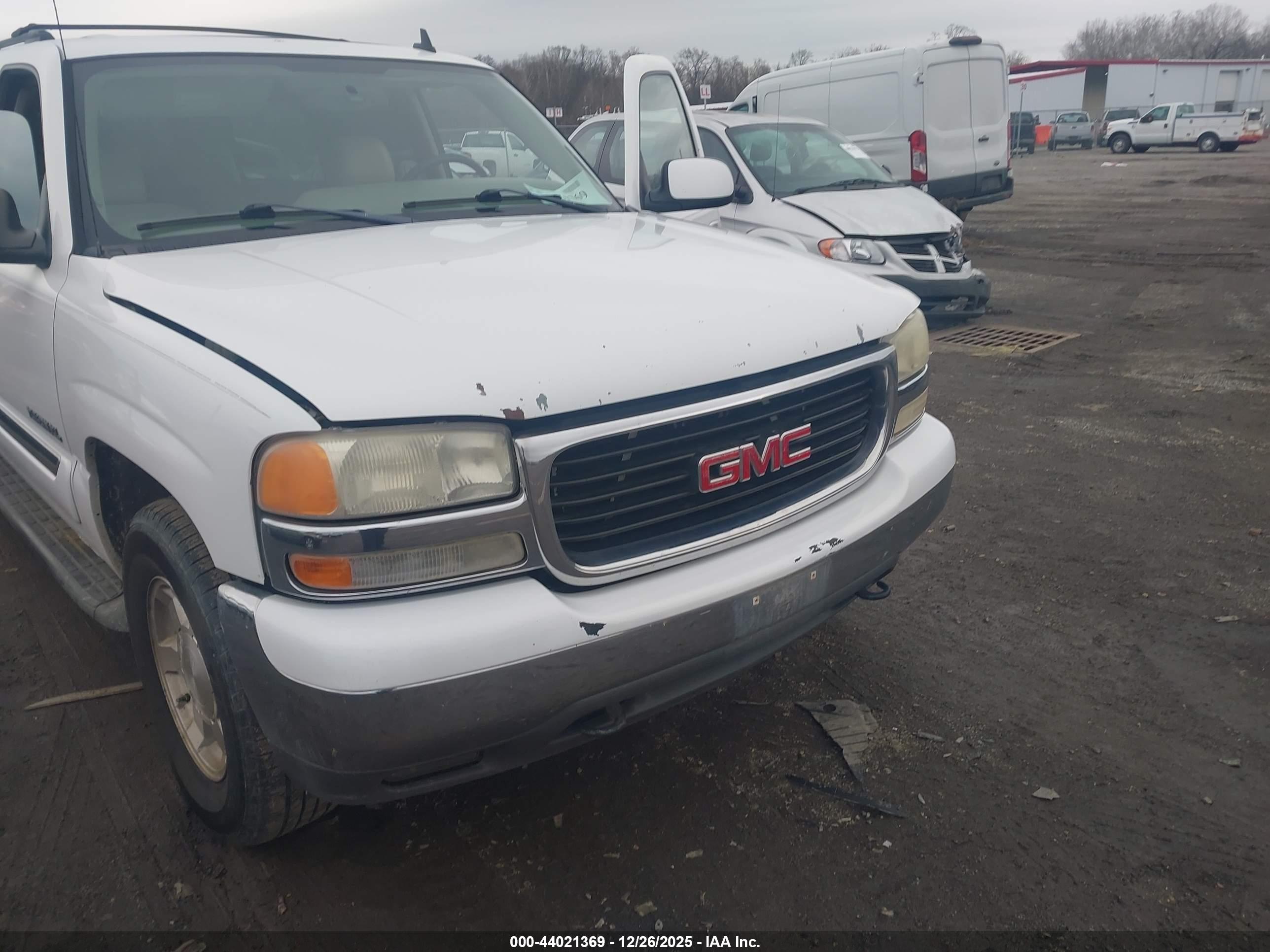 GMC YUKON image 6