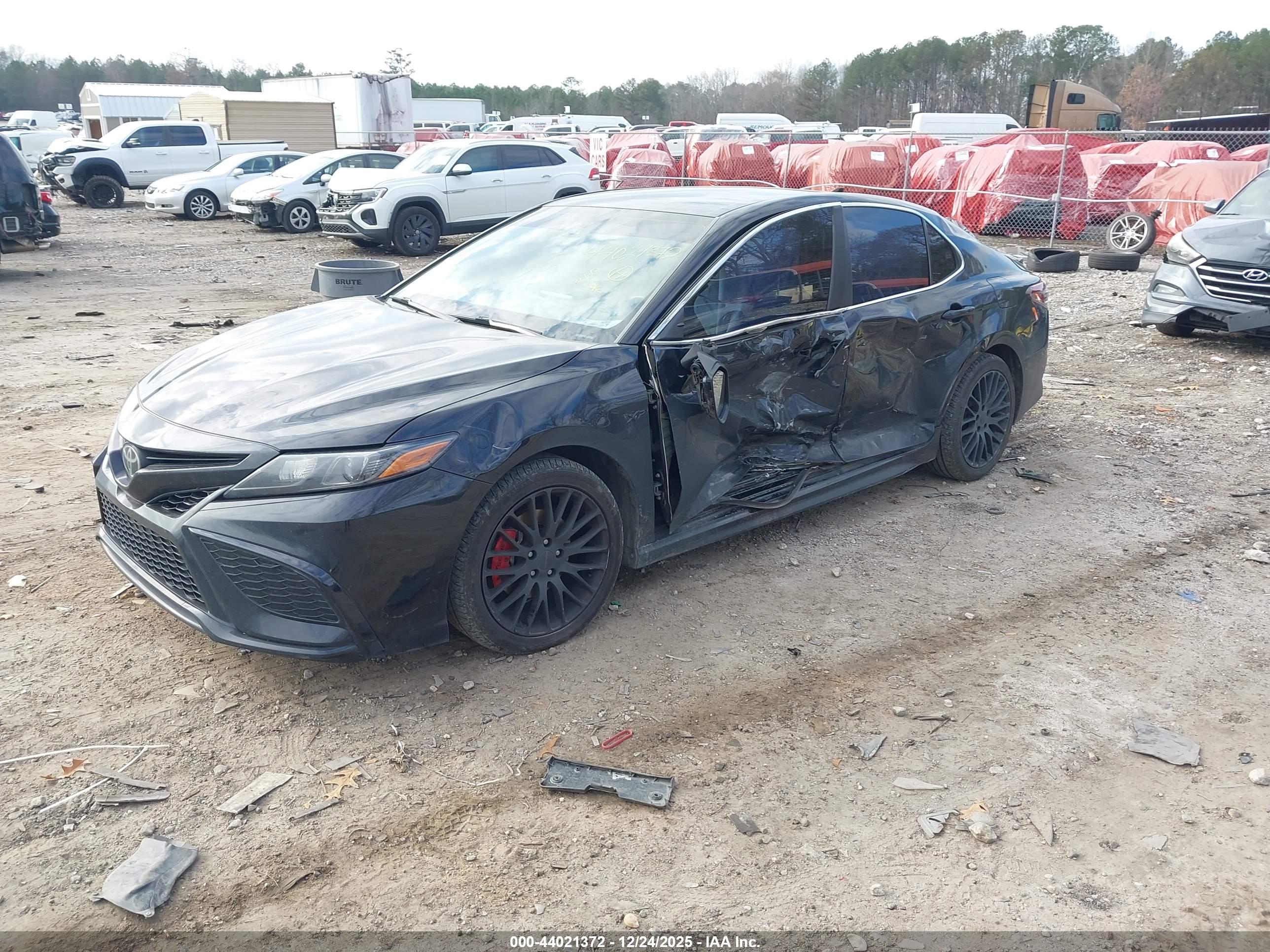 TOYOTA CAMRY image 2