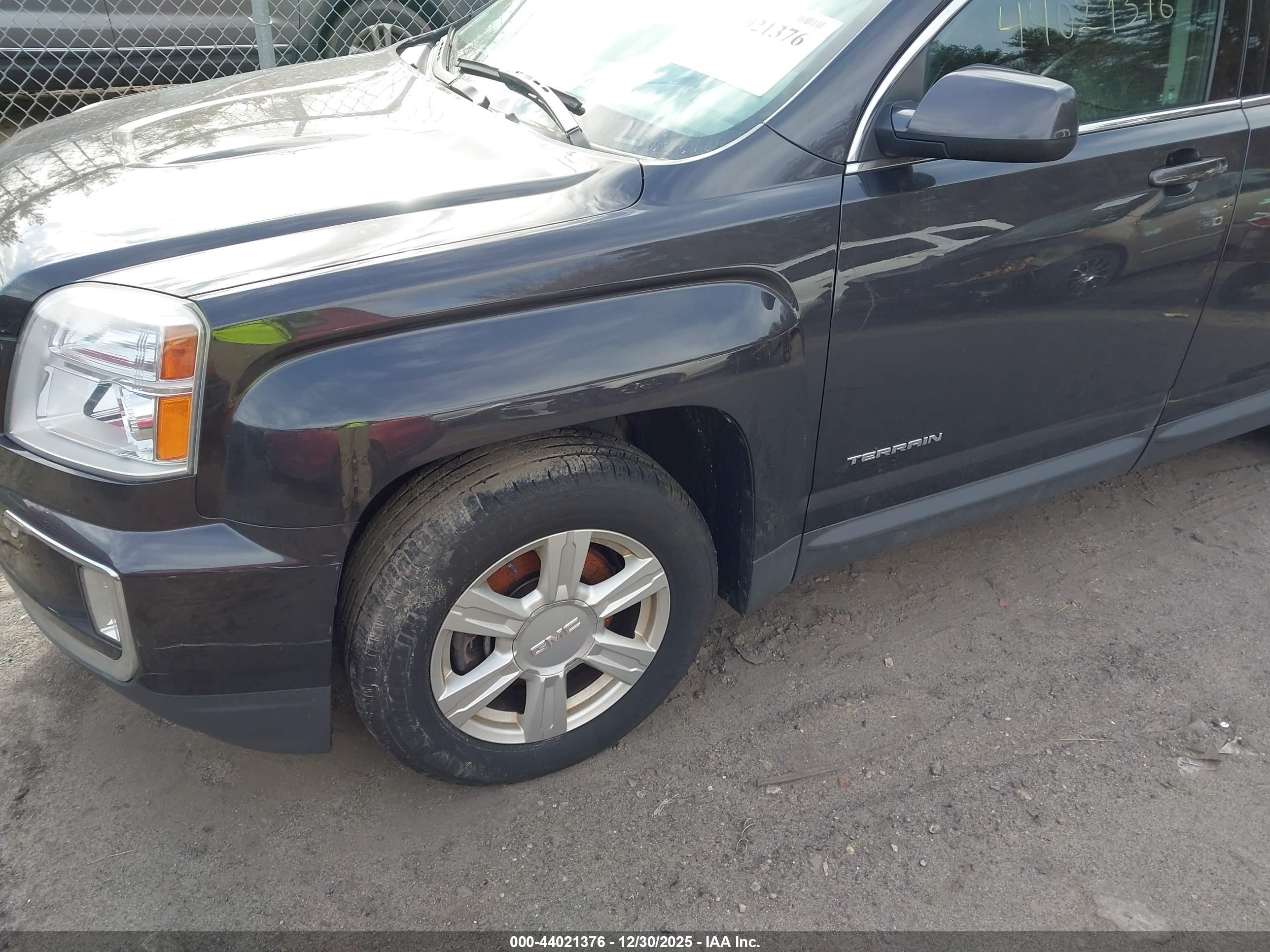 GMC TERRAIN image 2