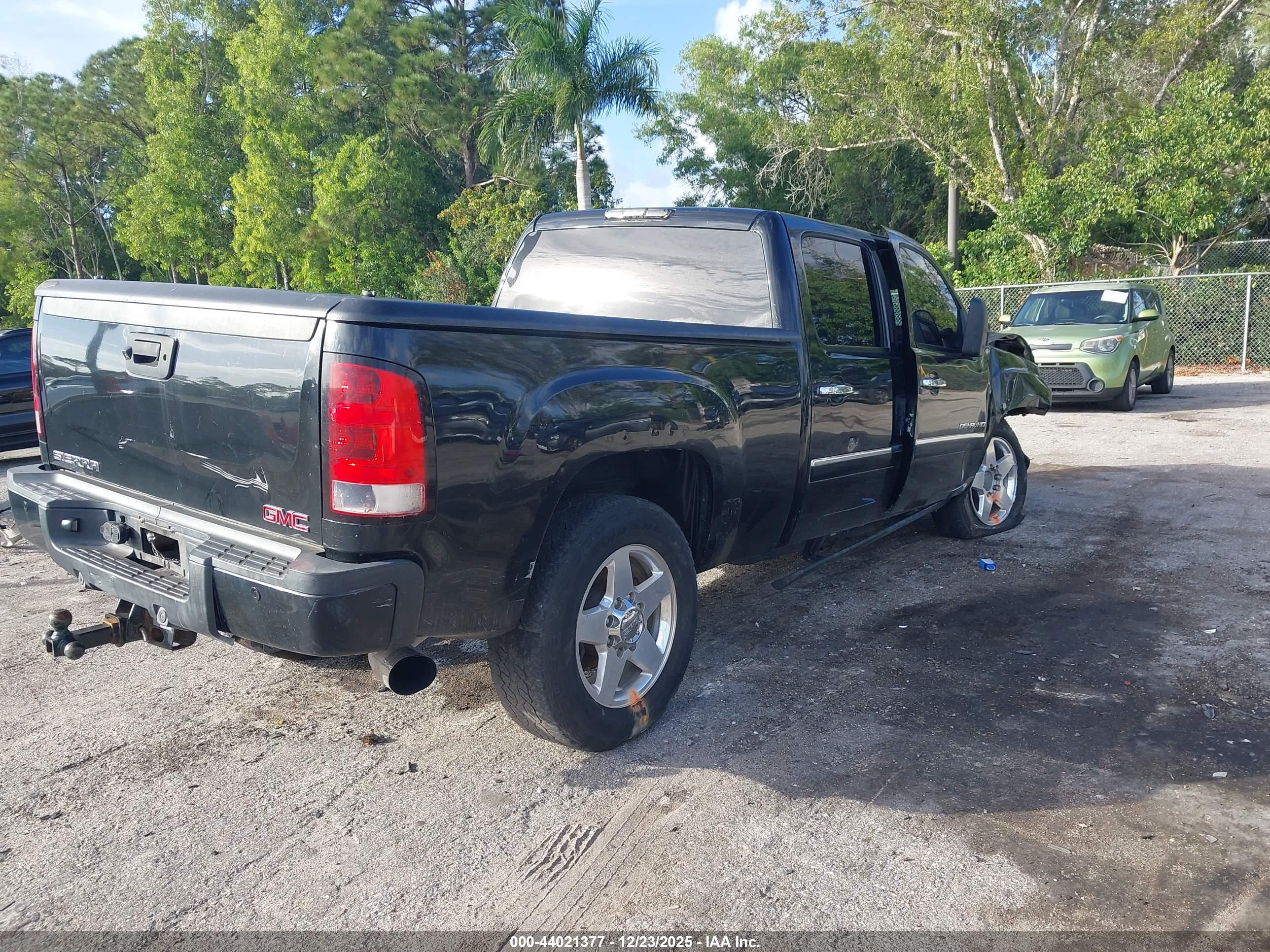 GMC SIERRA image 4
