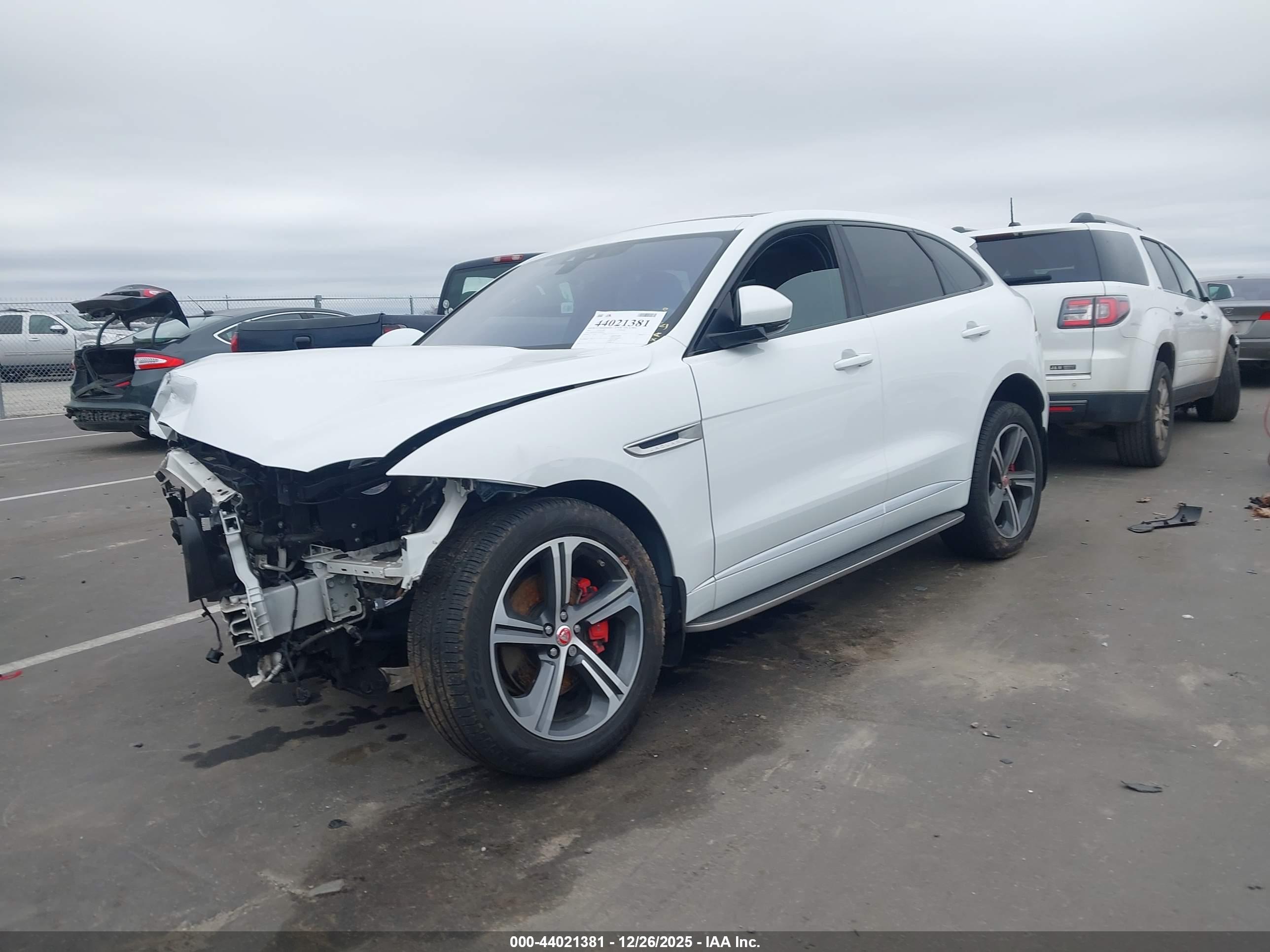 JAGUAR F-PACE image 2