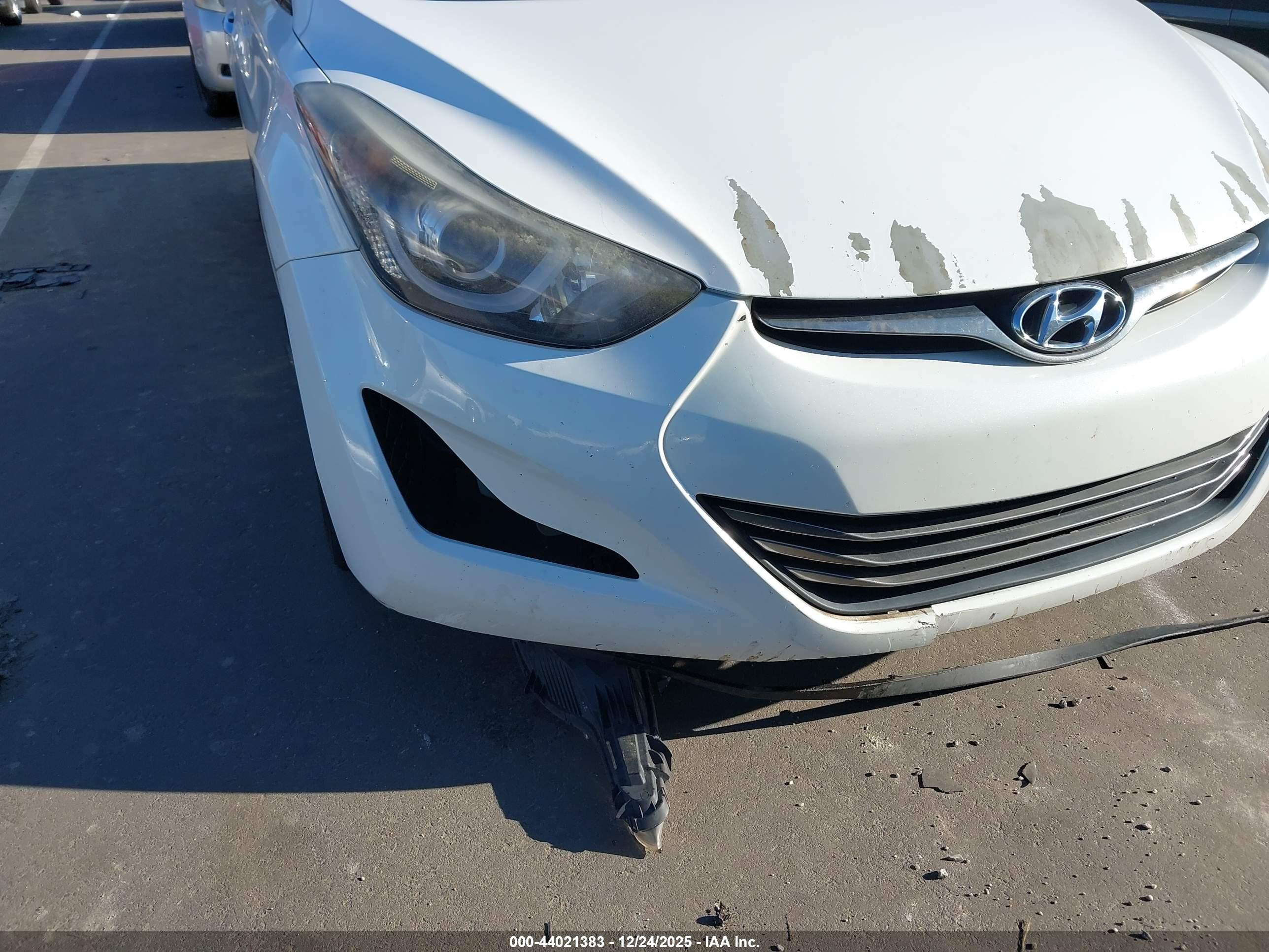 HYUNDAI ELANTRA image 6