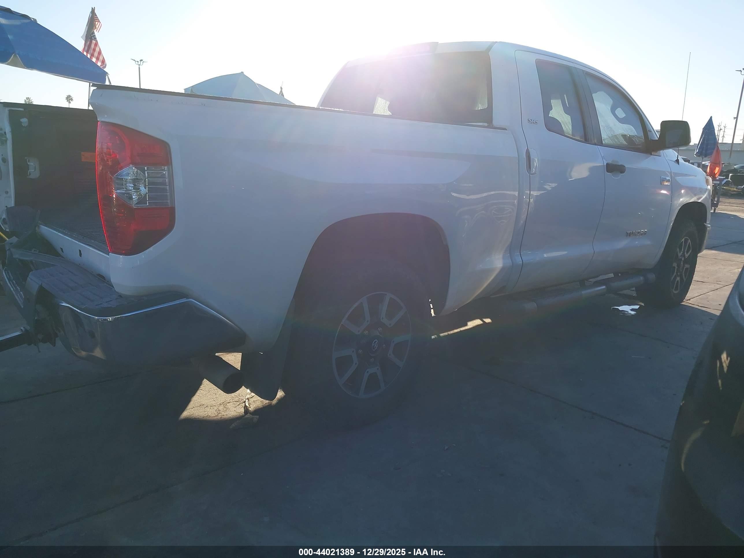 TOYOTA TUNDRA image 4