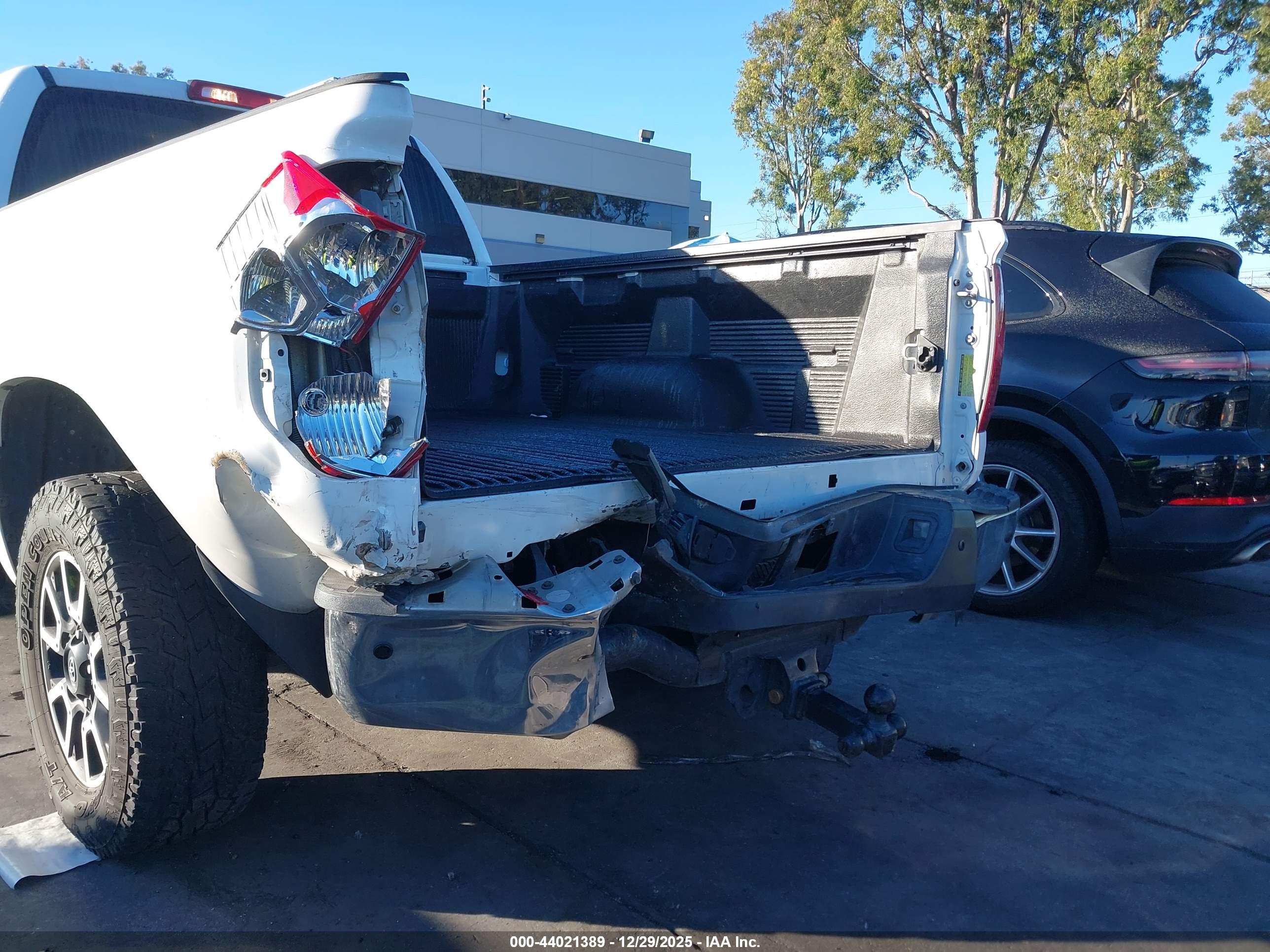 TOYOTA TUNDRA image 6
