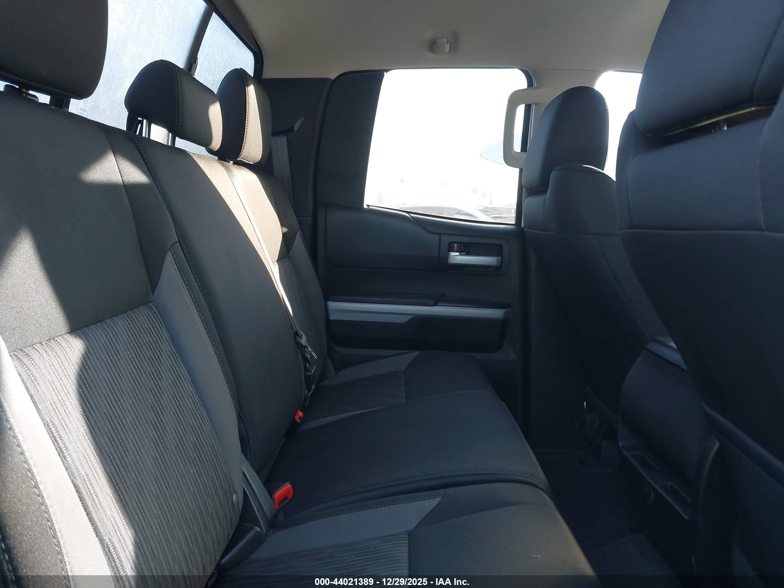 TOYOTA TUNDRA image 8